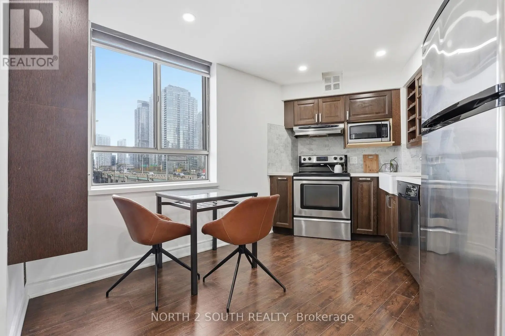 #505 270 QUEENS QUAY W - Image 3
