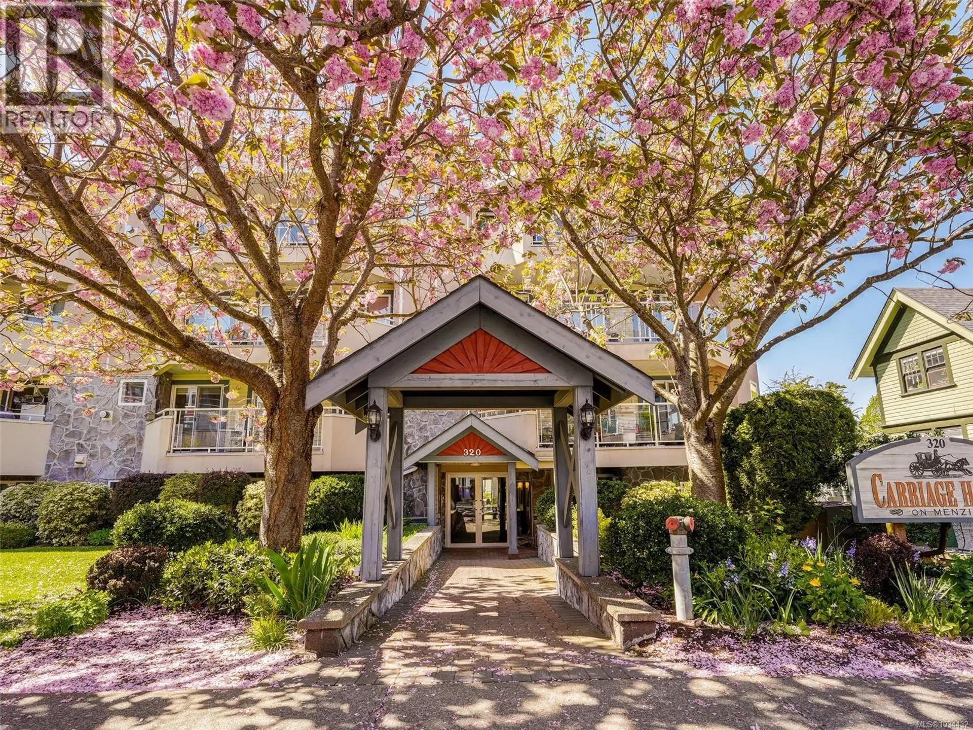 Property at #202 320 Menzies St, Victoria, BC