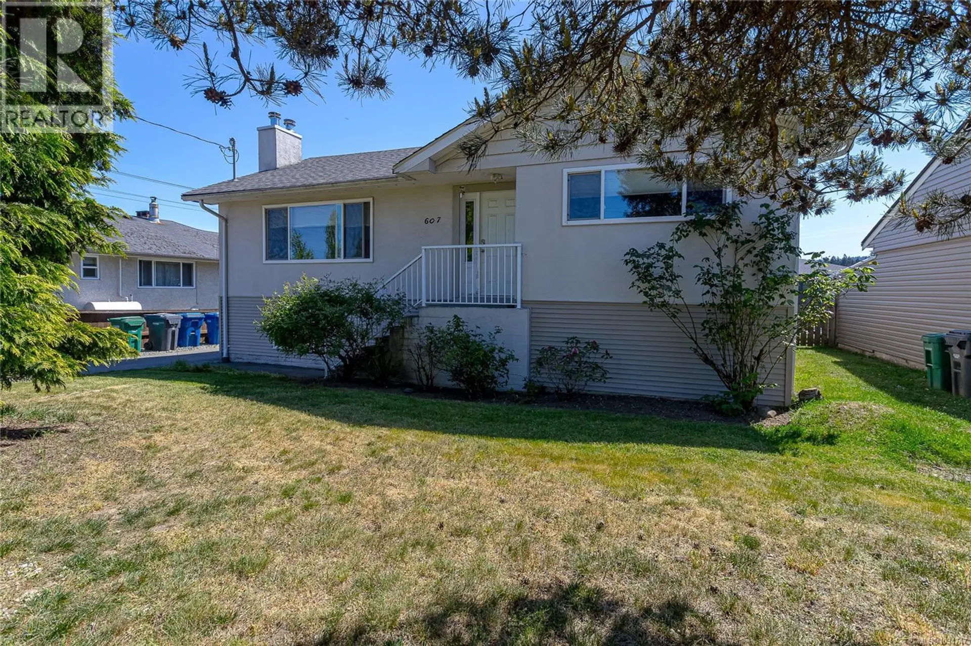 Property at 607 Fifth St, Nanaimo, BC