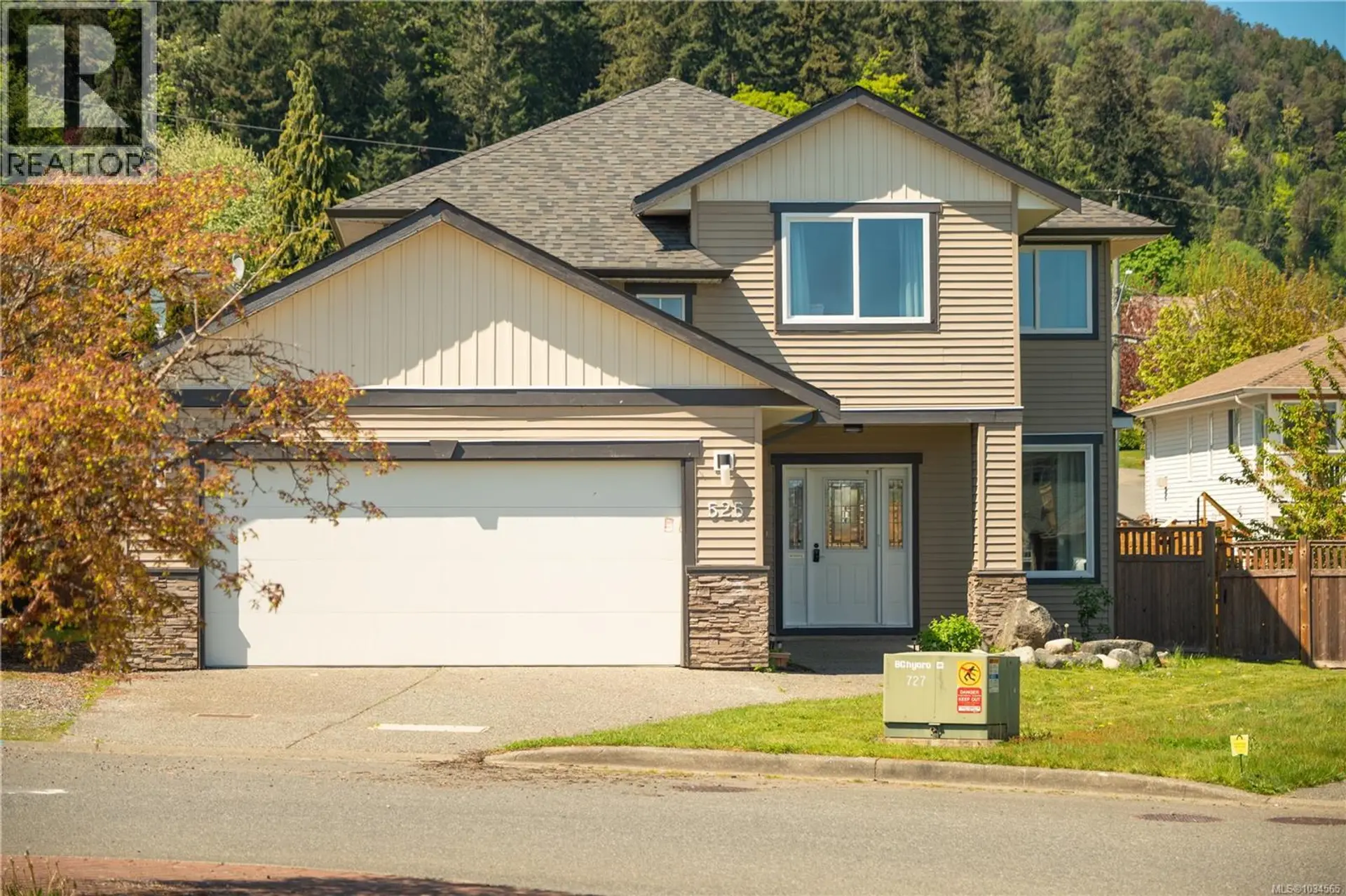 Property at 525 Ballou Pl, Ladysmith, BC