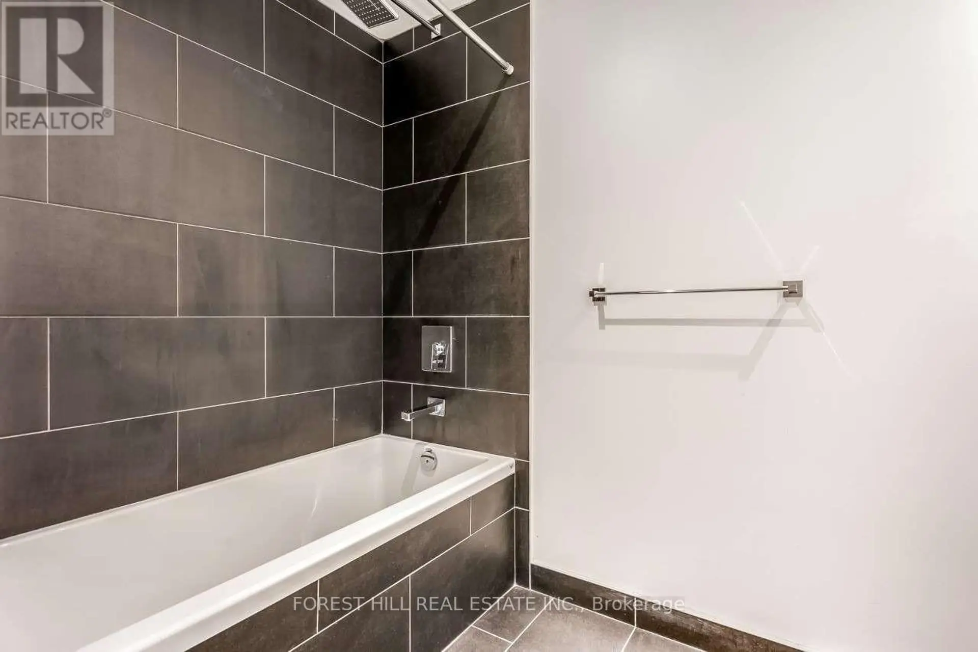 #212 246 LOGAN AVENUE - Image 13