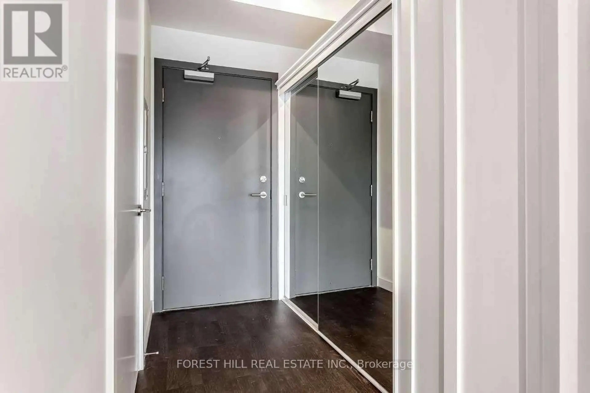 #212 246 LOGAN AVENUE - Image 4