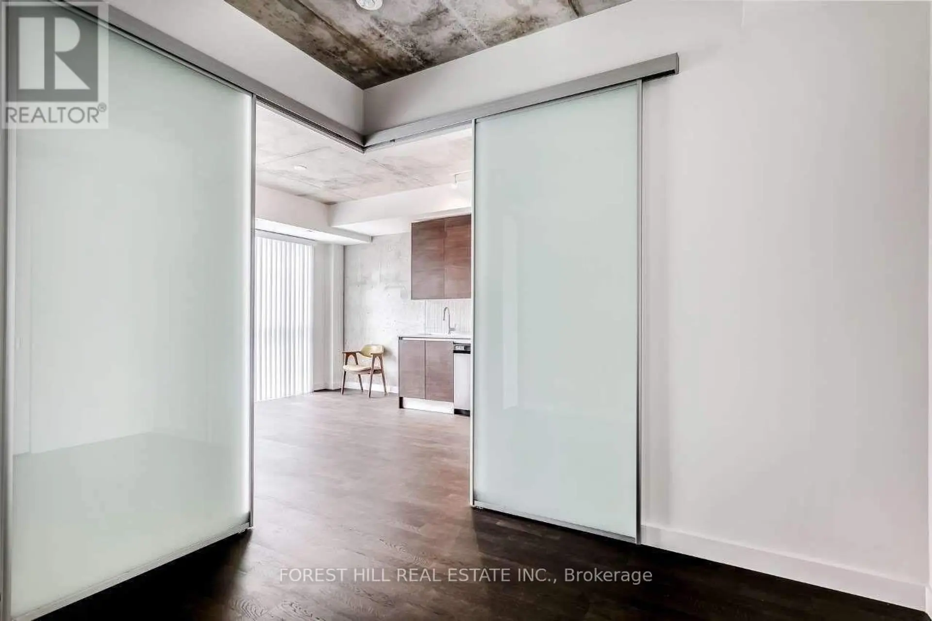 #212 246 LOGAN AVENUE - Image 9