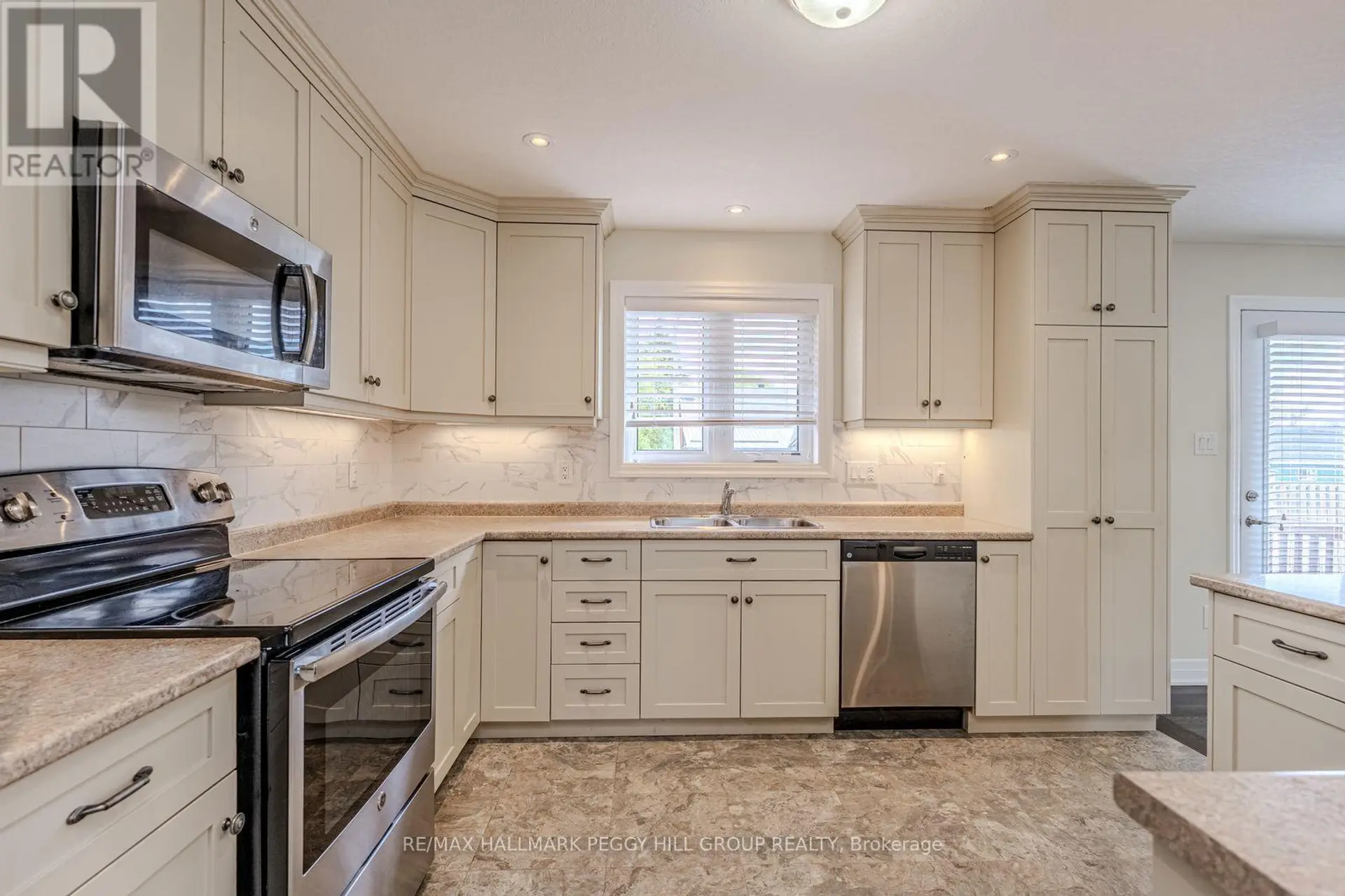 10 GREW CRESCENT - Image 7