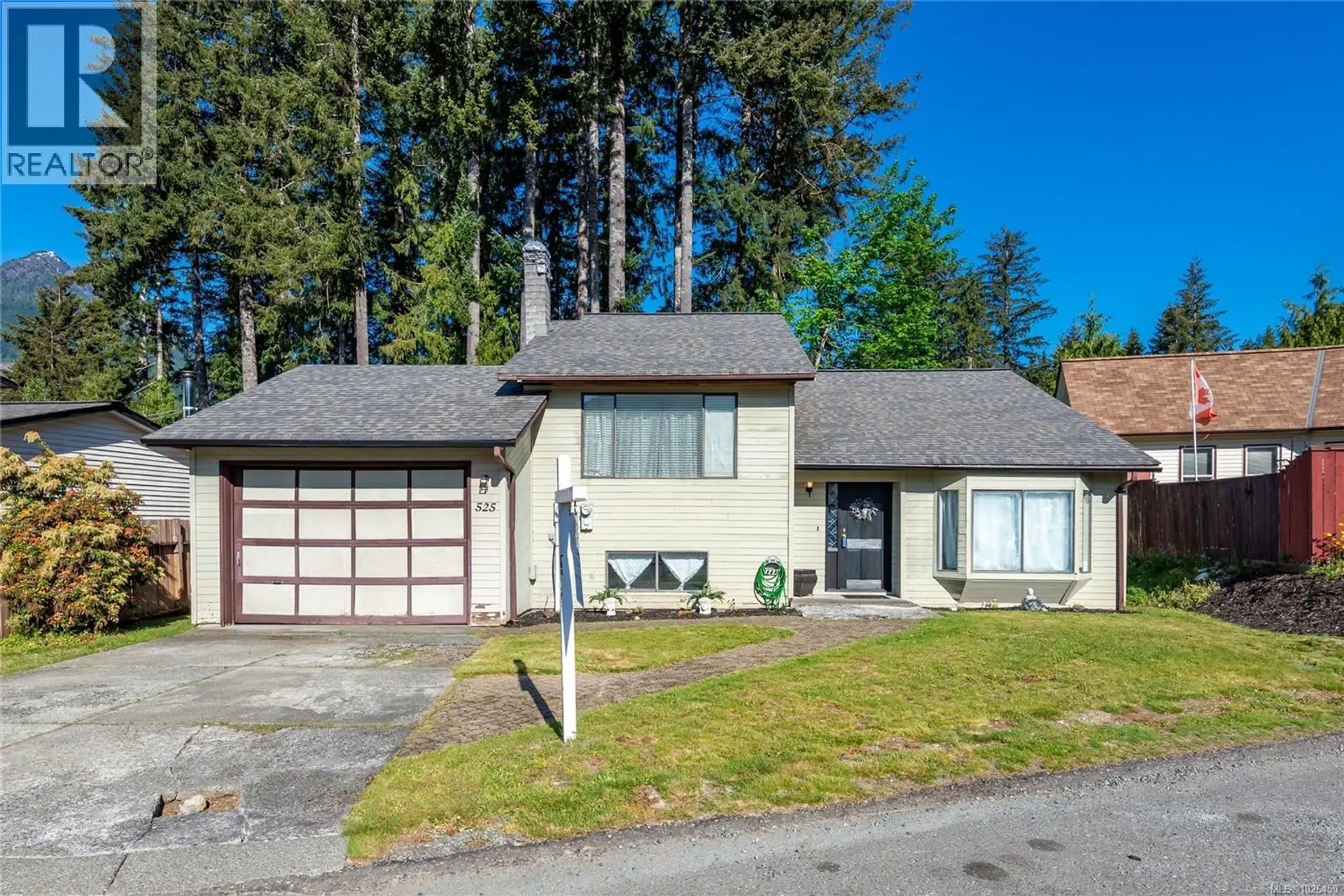 Property at 525 Muchalat Crt, Gold River, BC