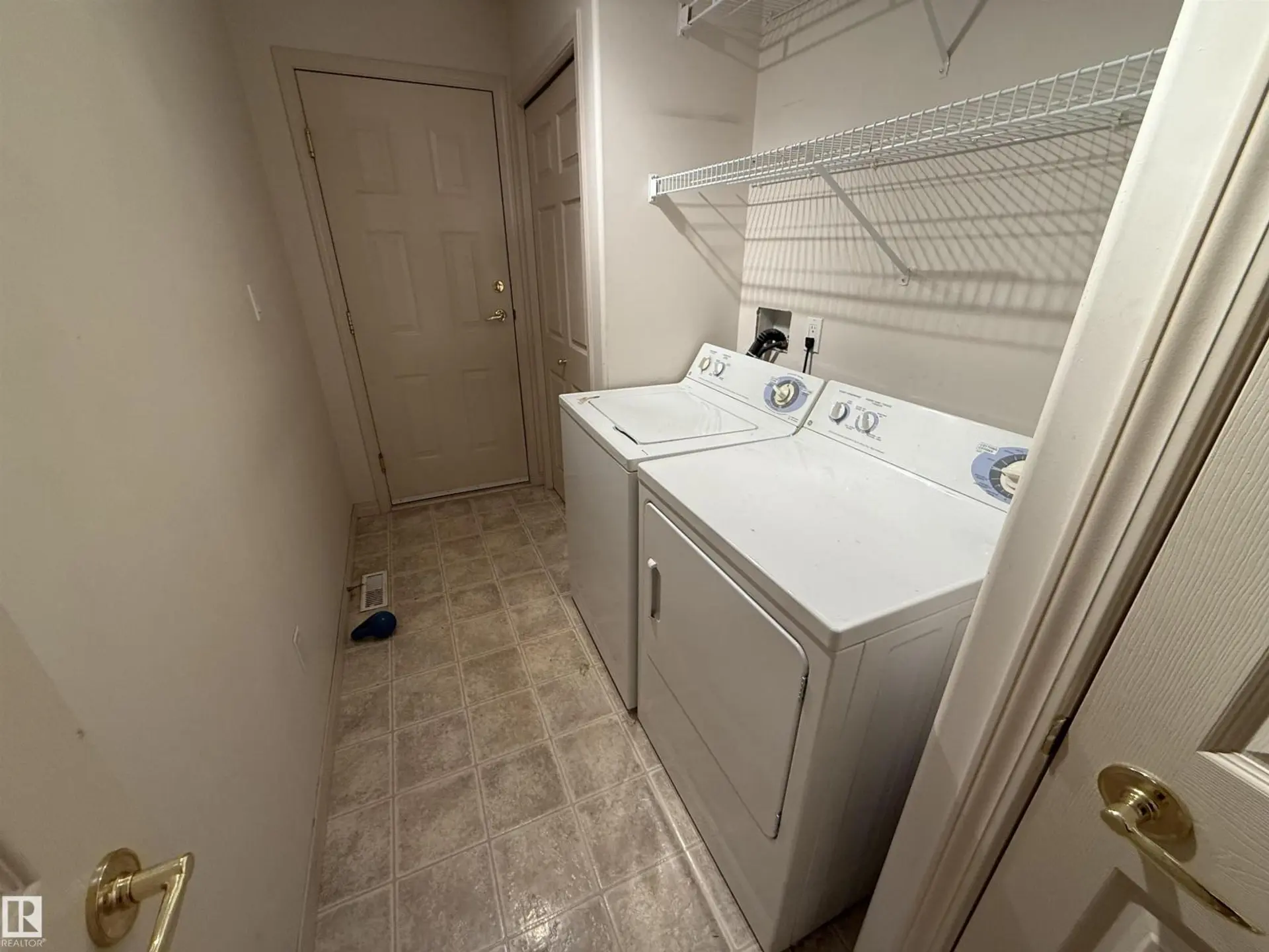 #14 330 GALBRAITH CL NW - Image 12