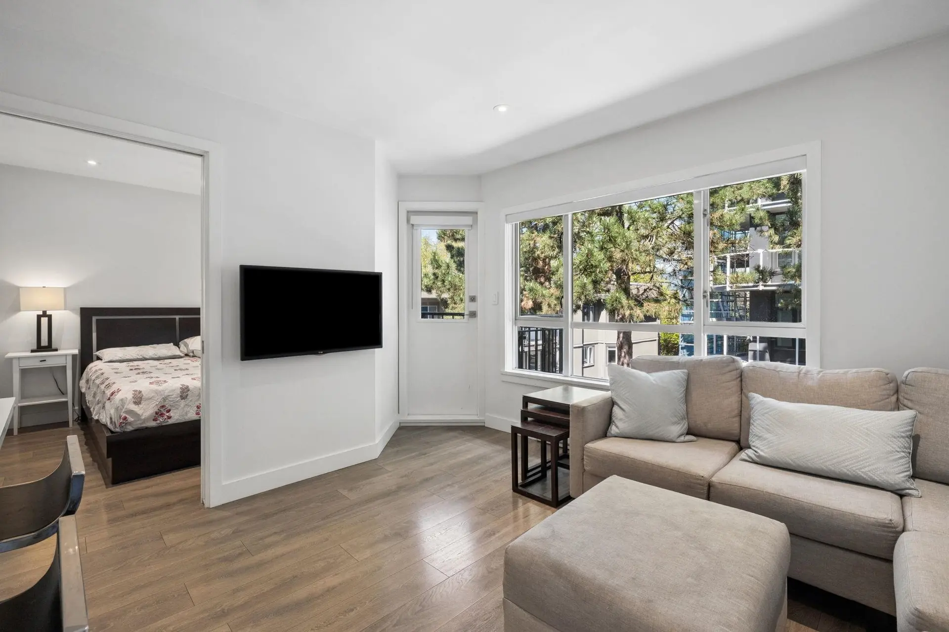 #302 555 W 14th Avenue - Image 4