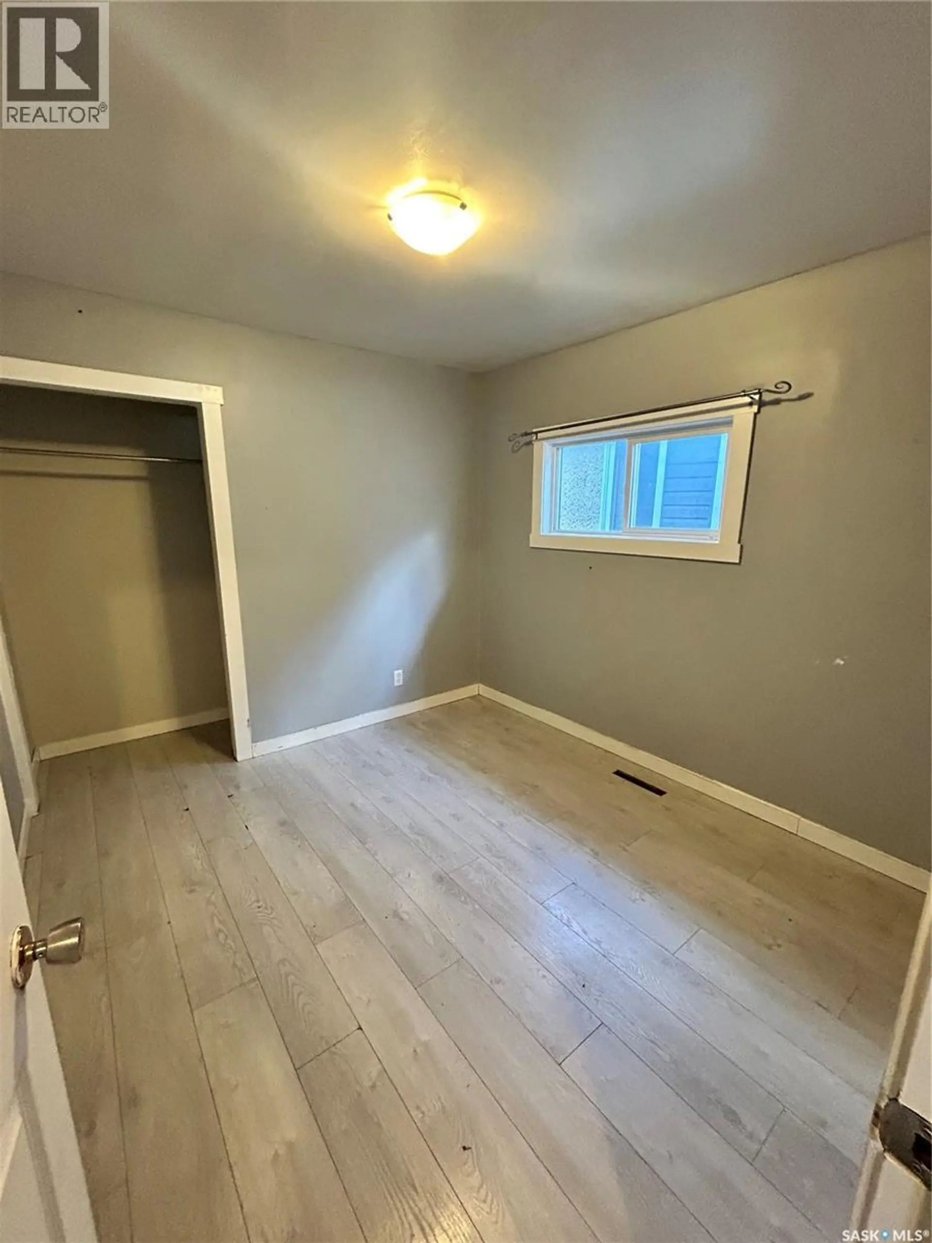 922 Garnet STREET - Image 16