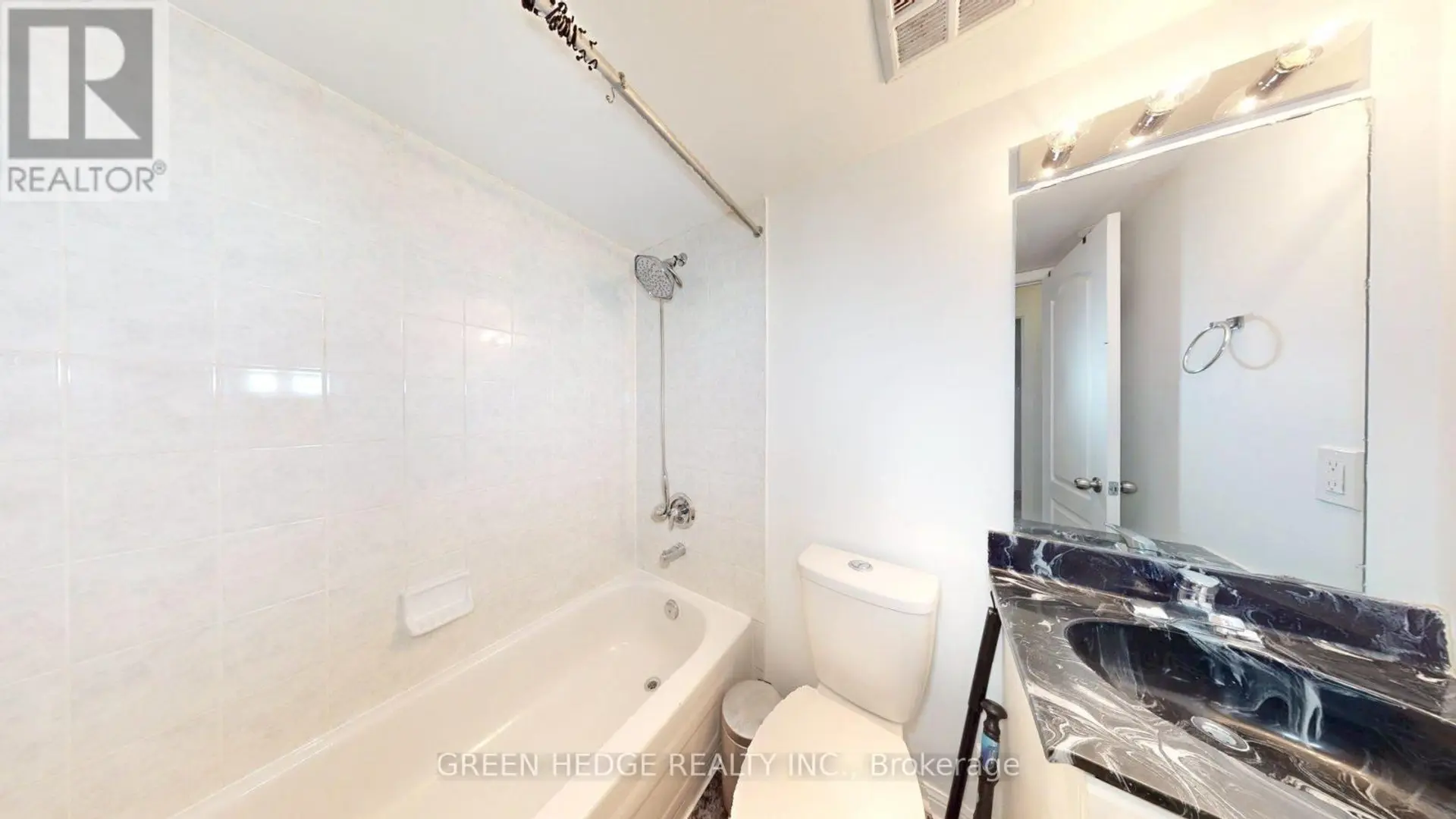 #320 26 DOURO STREET - Image 12