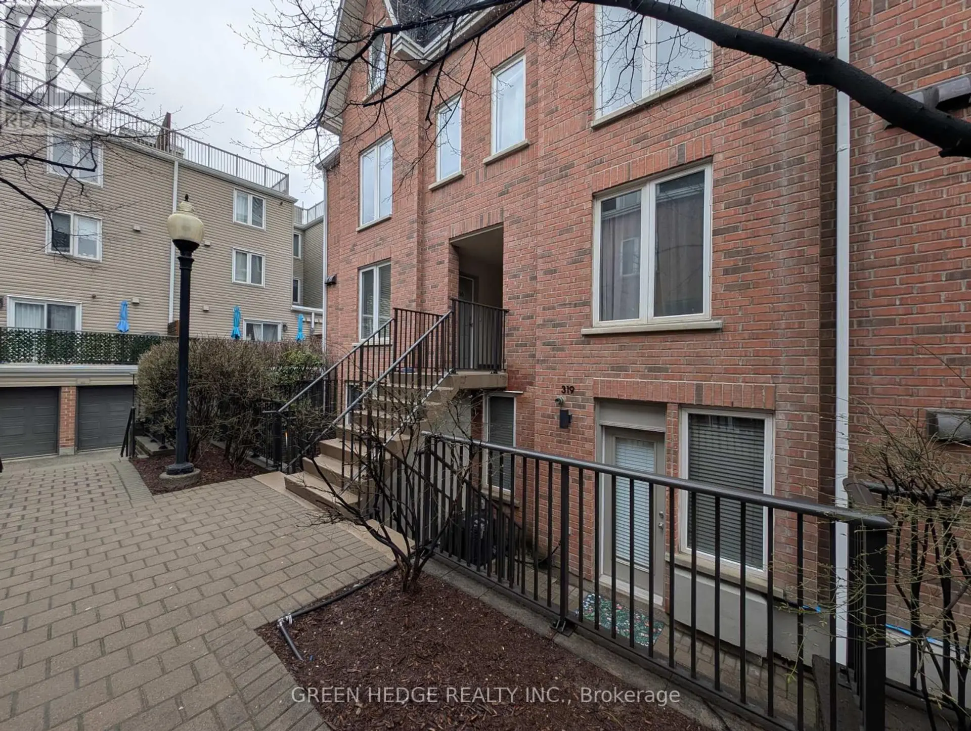 #320 26 DOURO STREET - Image 18