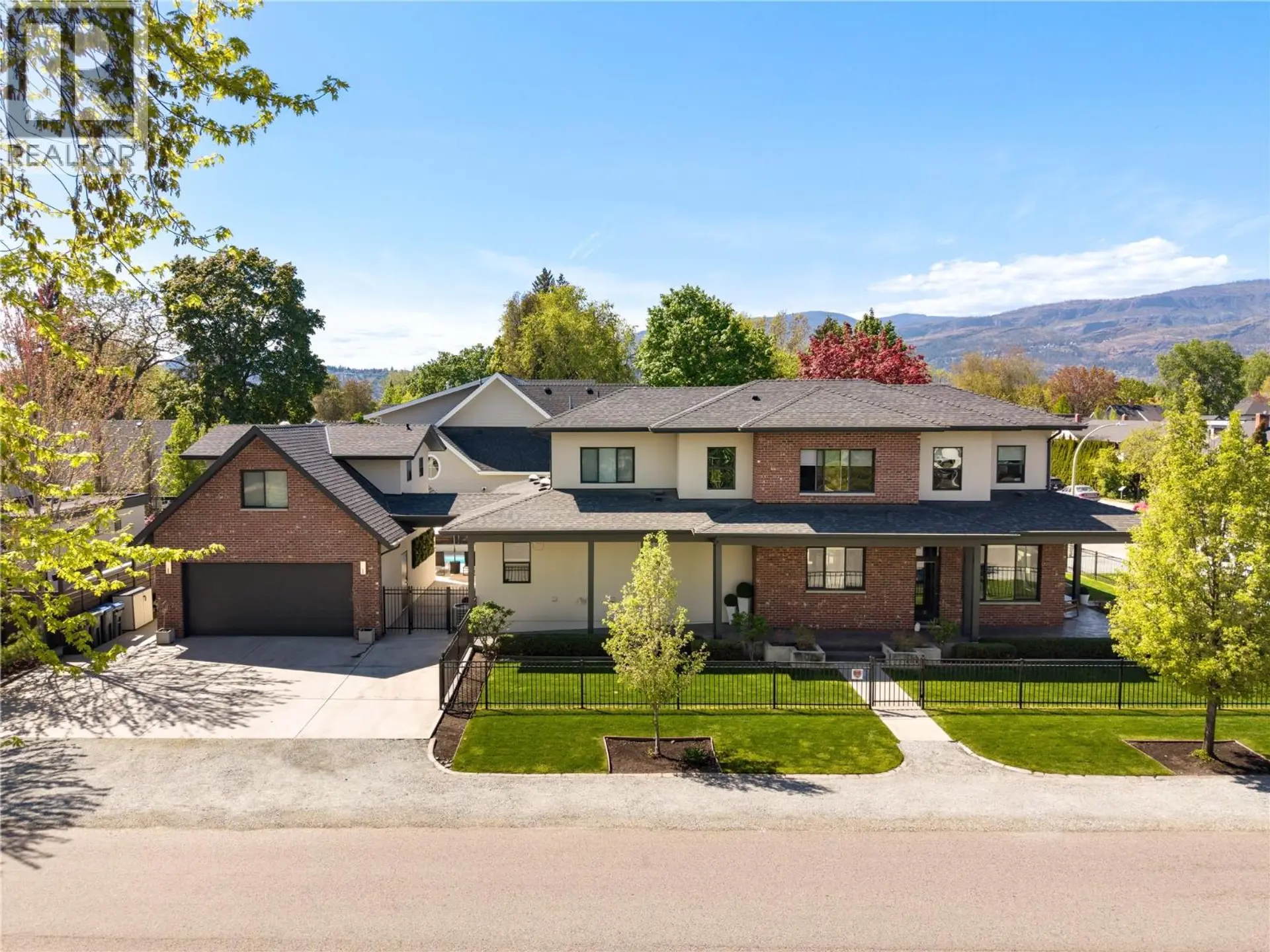 Property at 385 Cadder Avenue, Kelowna, BC