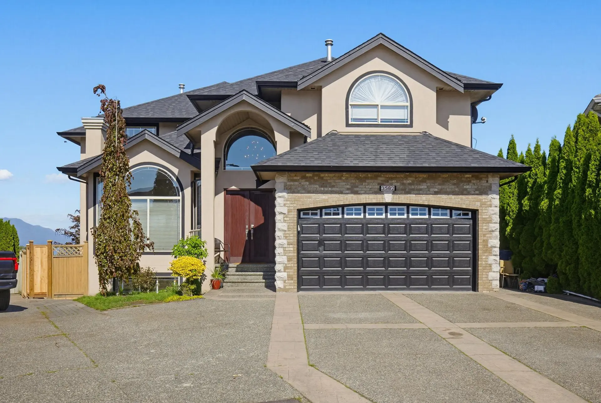 Property at 3582 Viewmount Place, Abbotsford, BC