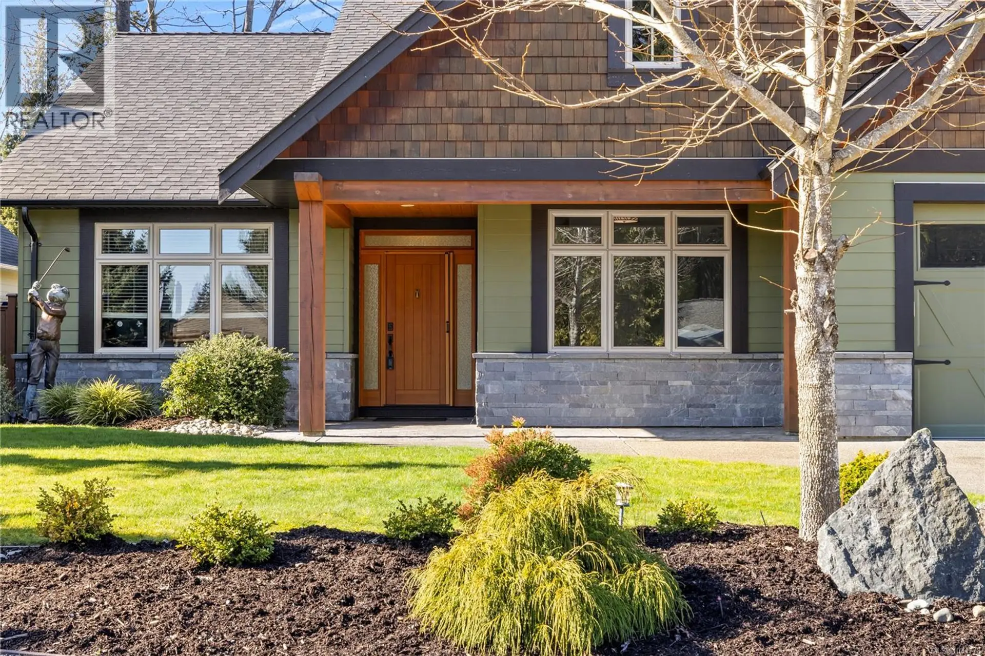 Property at 628 Nassau Cres, Qualicum Beach, BC