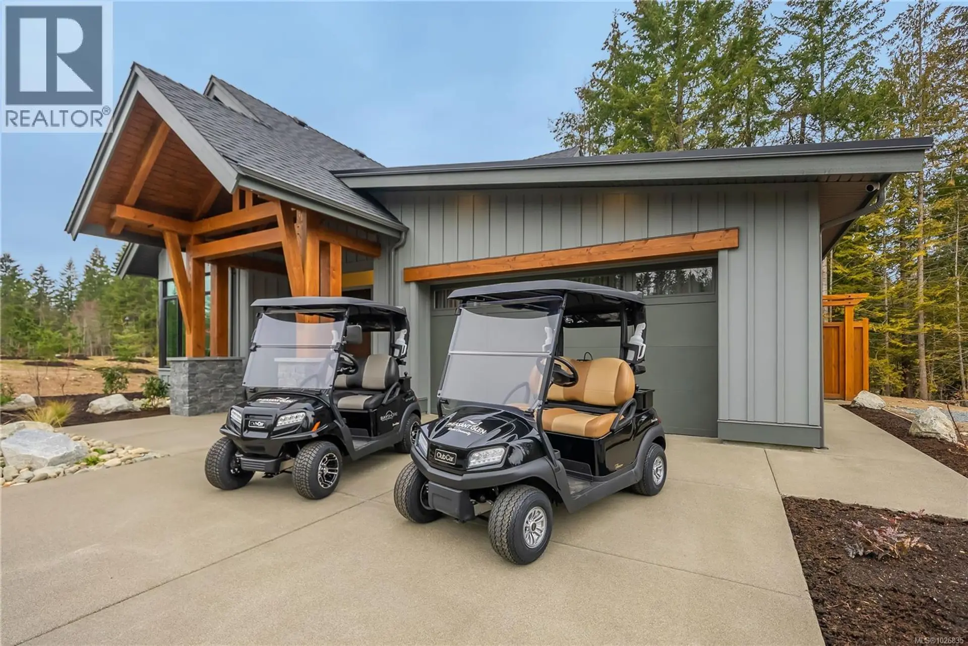 Property at 513 Hole-In-One Dr, Qualicum Beach, BC