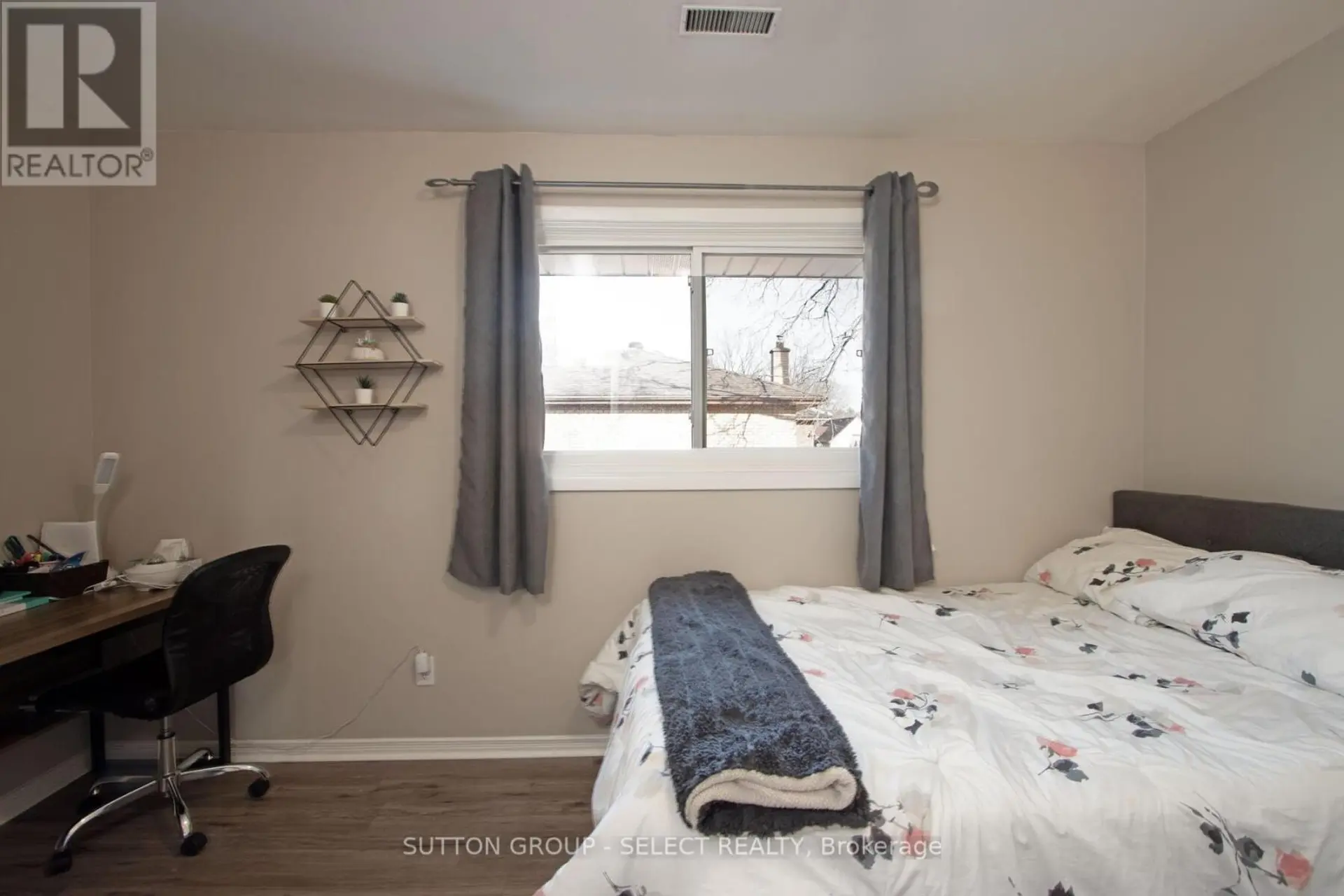 47 ROGERS AVENUE - Image 14