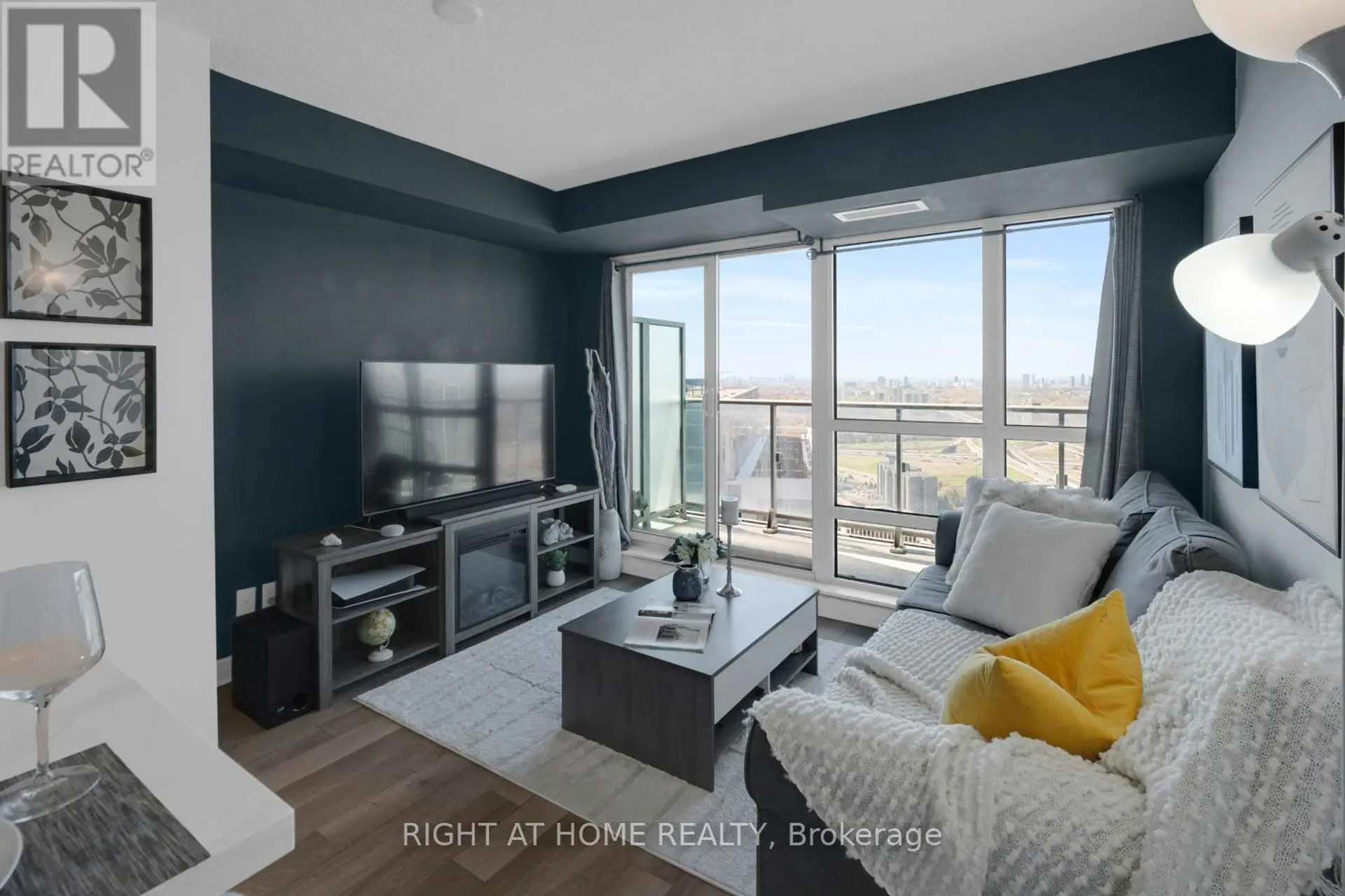 #3801 2015 SHEPPARD AVENUE - Image 3