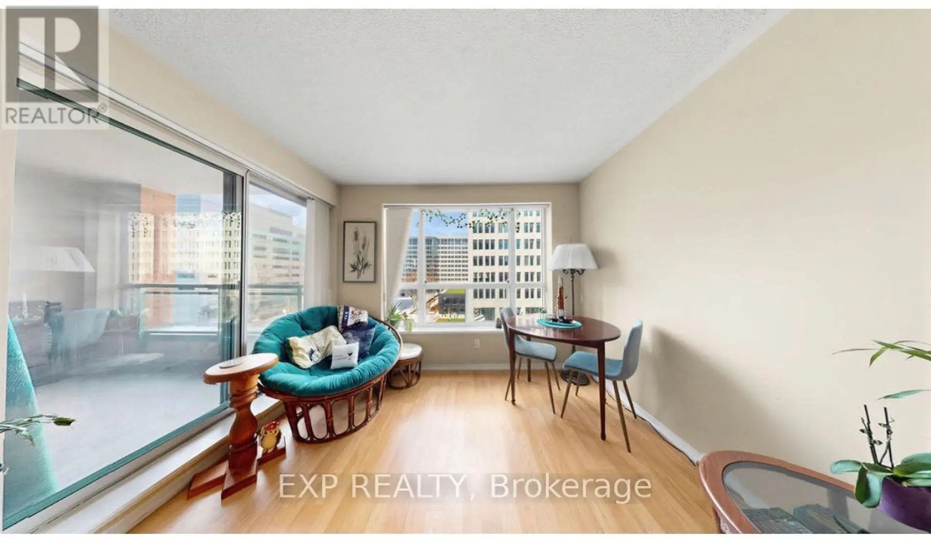 #607 889 BAY STREET - Image 7