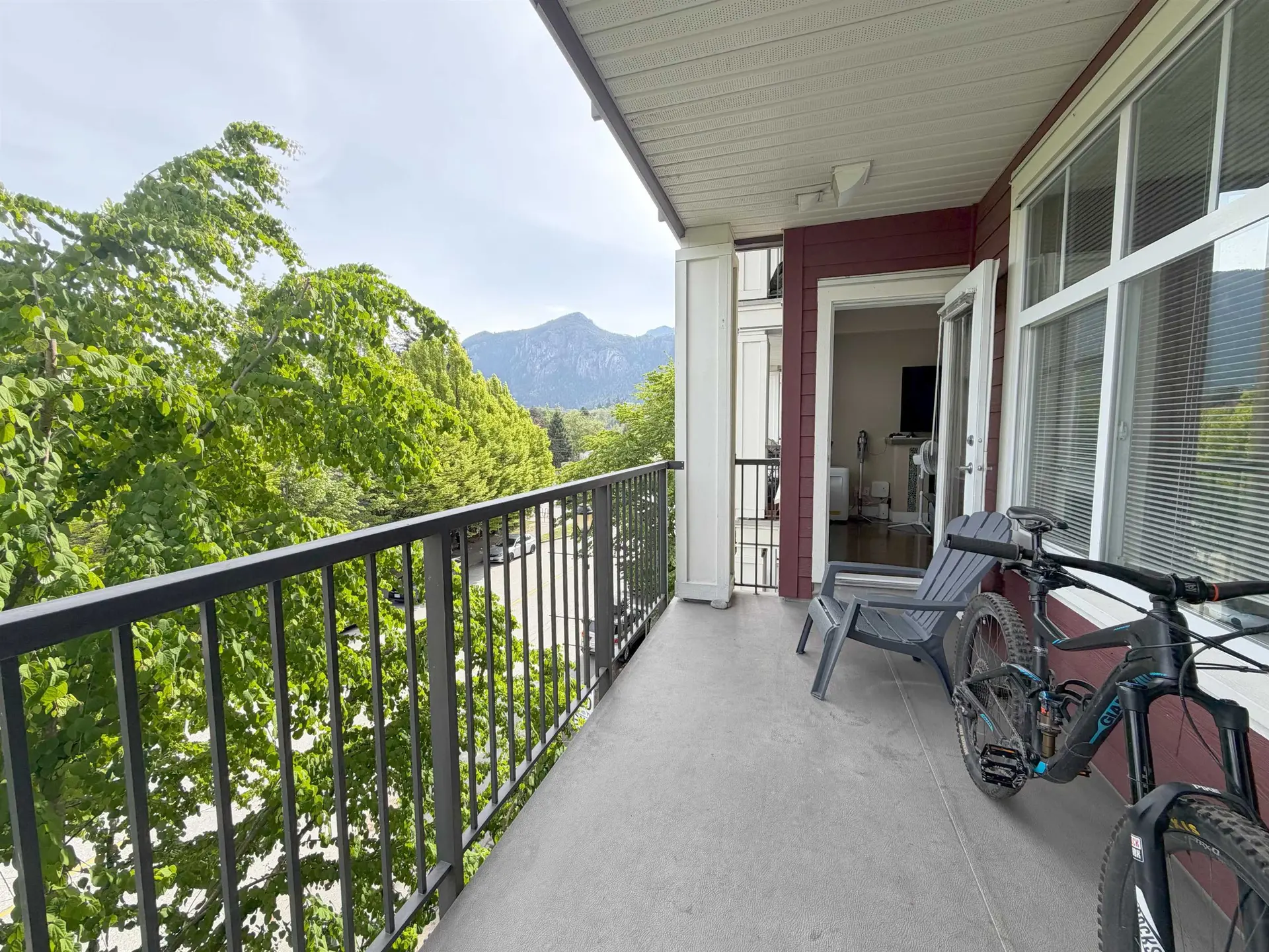 #319 1336 Main Street - Image 9