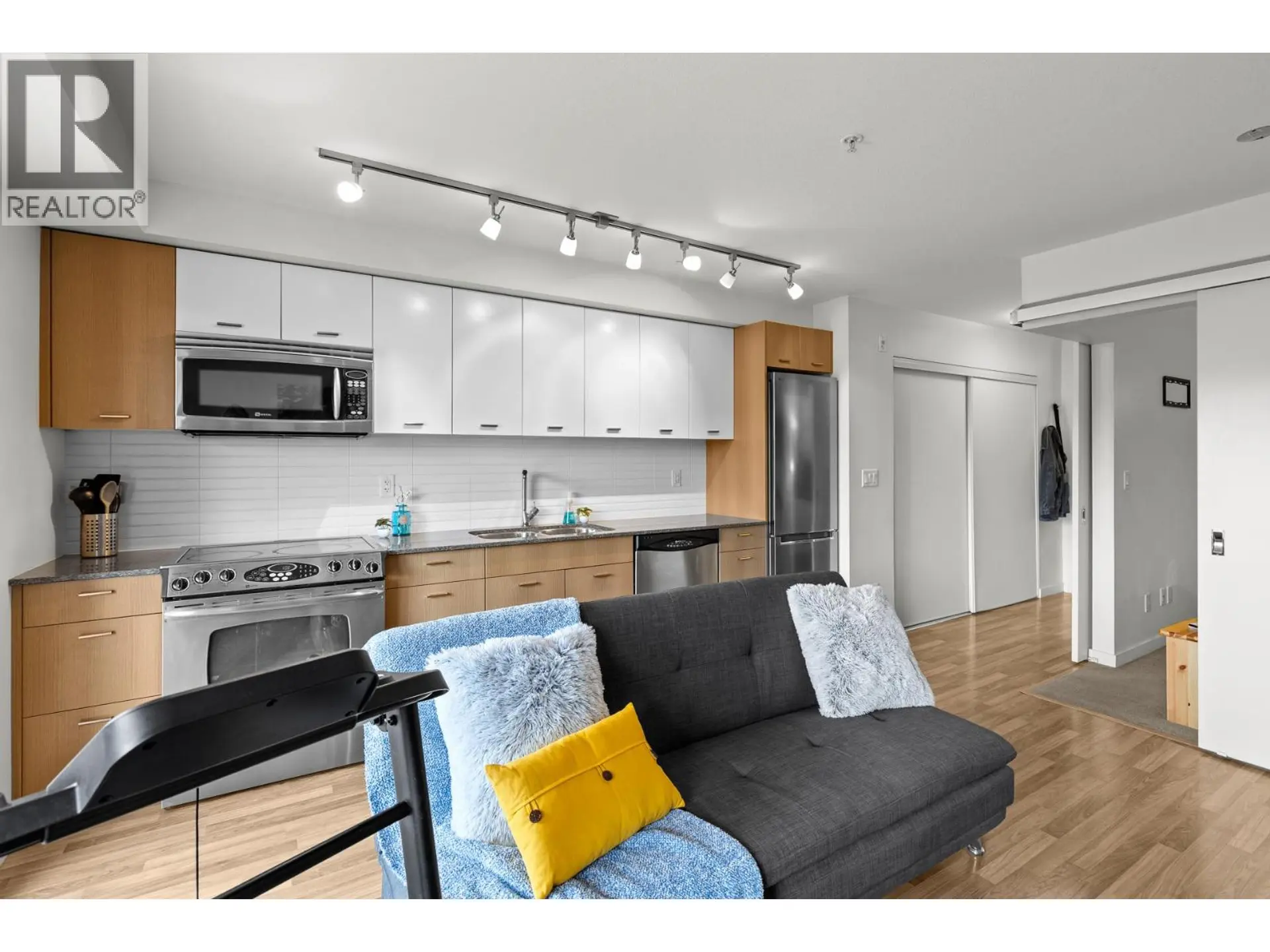 #316 1550 Dickson Avenue - Image 3