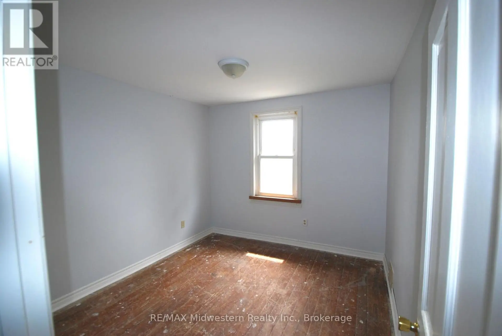 200 ELORA STREET S - Image 8