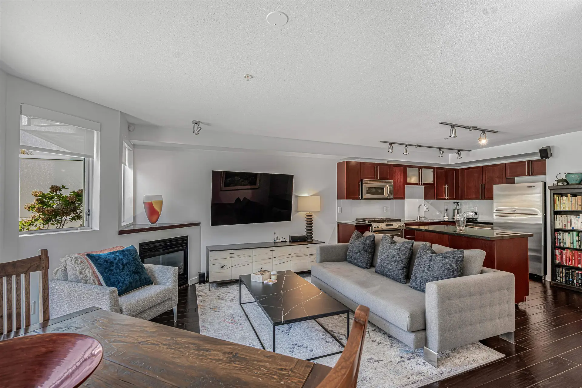 #207 122 E 3rd Street - Image 6