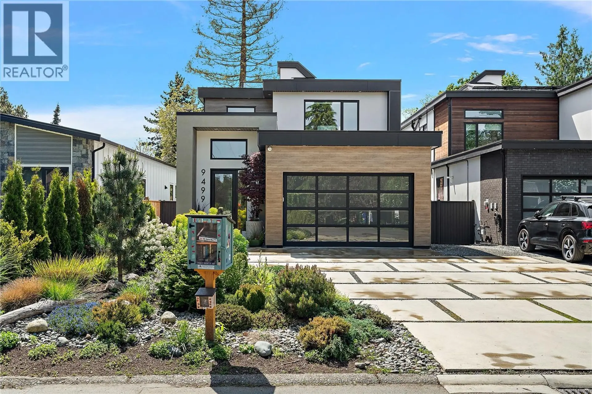 Property at 9499 Maryland Dr, Sidney, BC