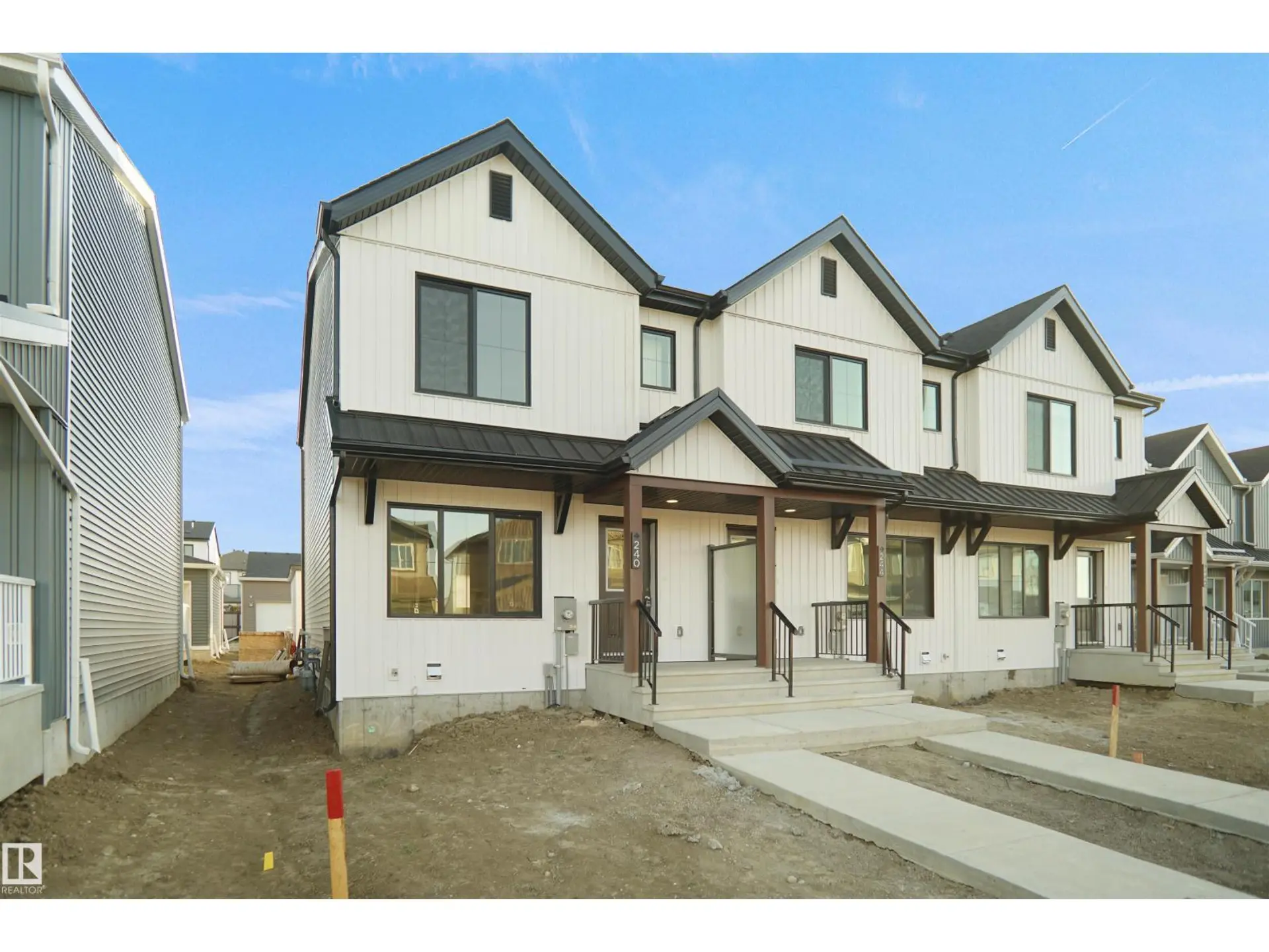 21016 24 AV NW - Image 1