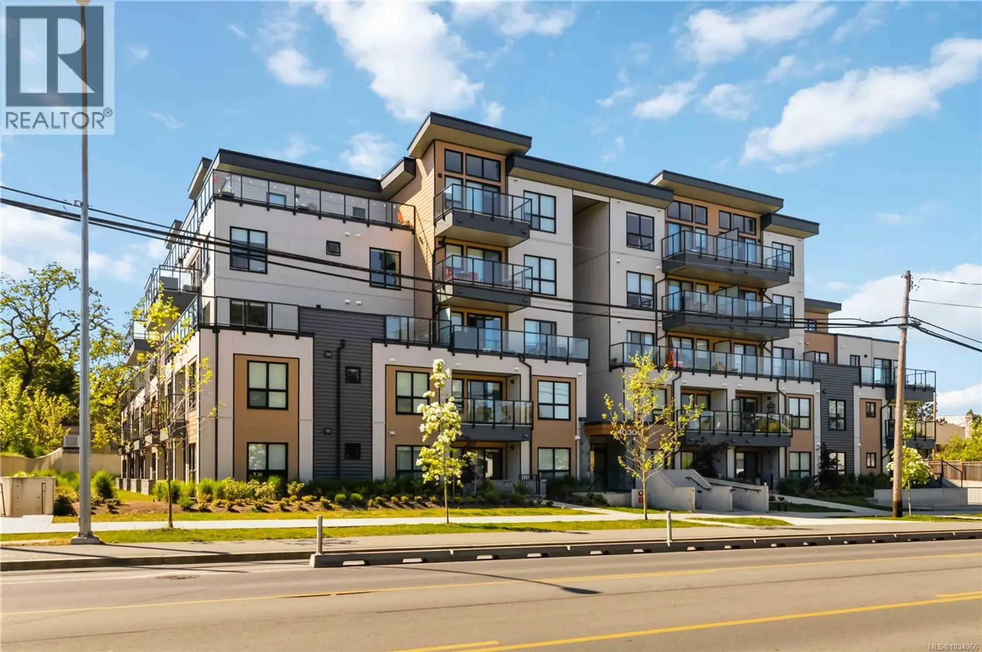 Property at #307 4030 Shelbourne St, Saanich, BC