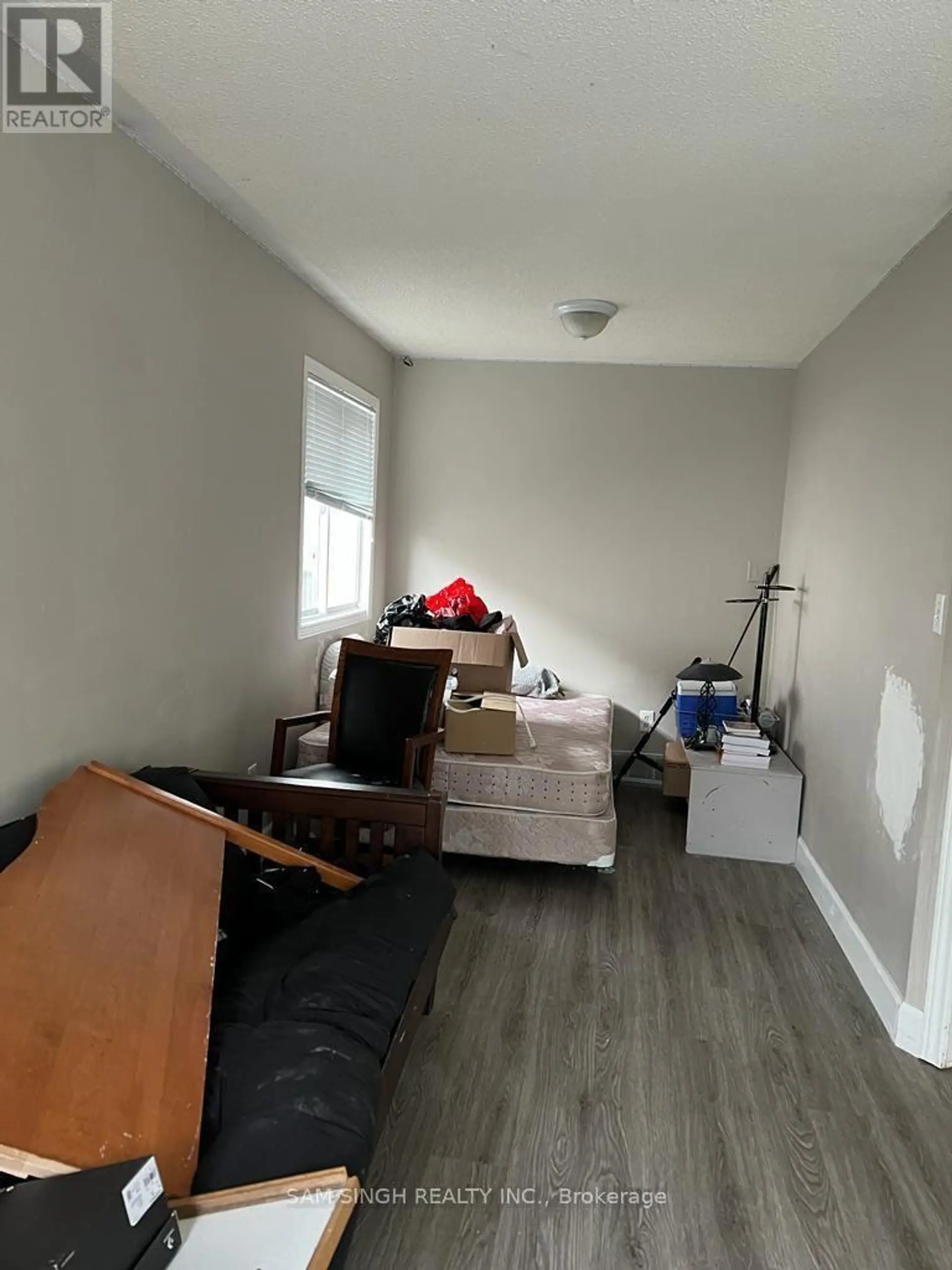 185 THURMAN CIRCLE - Image 10