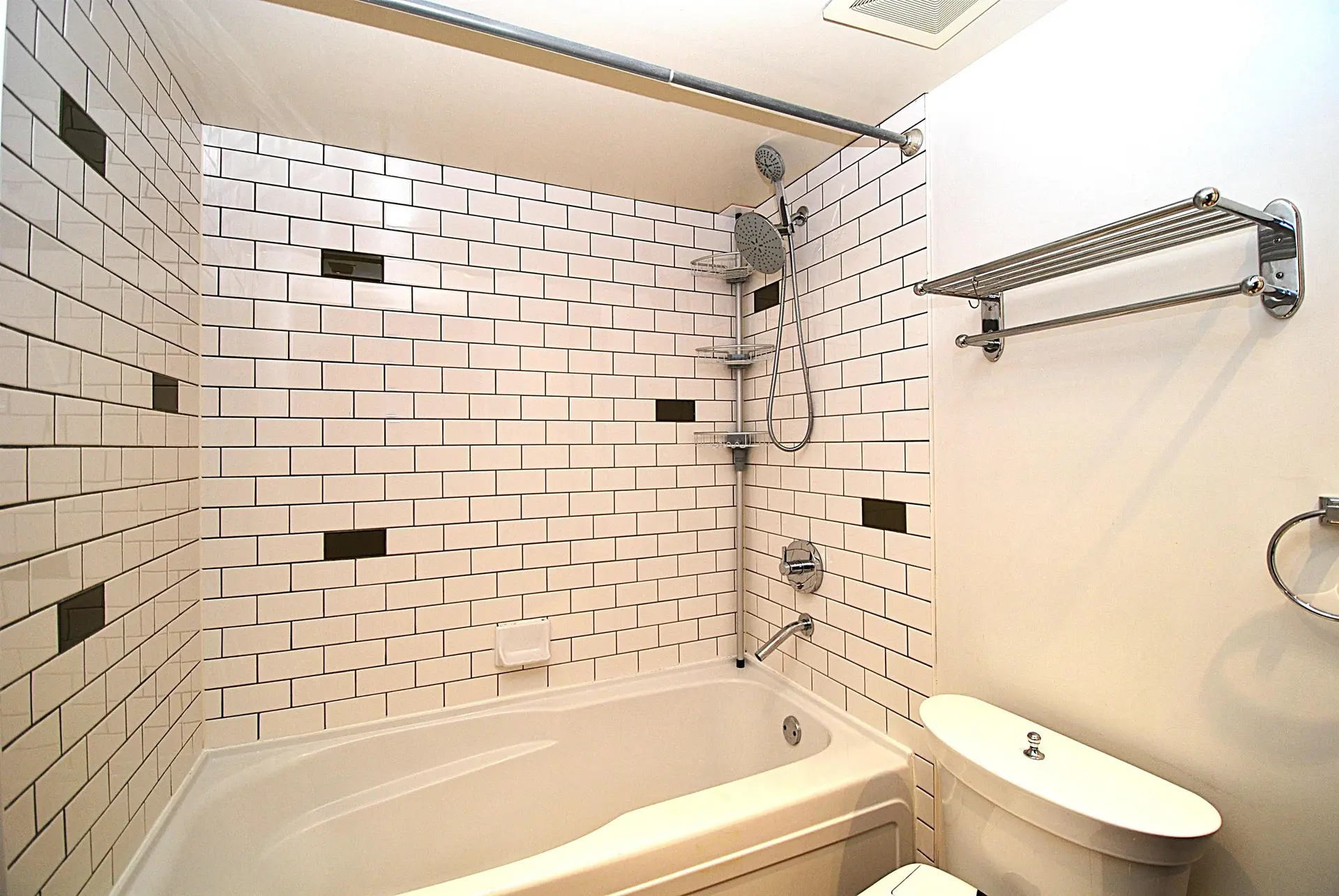 #404 10 Renaissance Square - Image 13