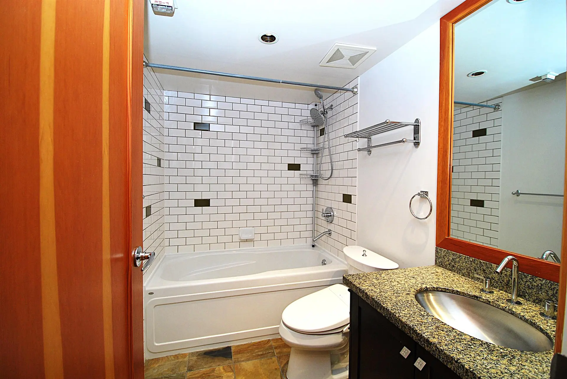 #404 10 Renaissance Square - Image 12