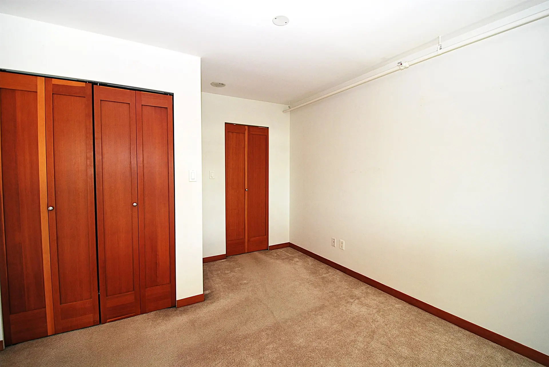 #404 10 Renaissance Square - Image 10