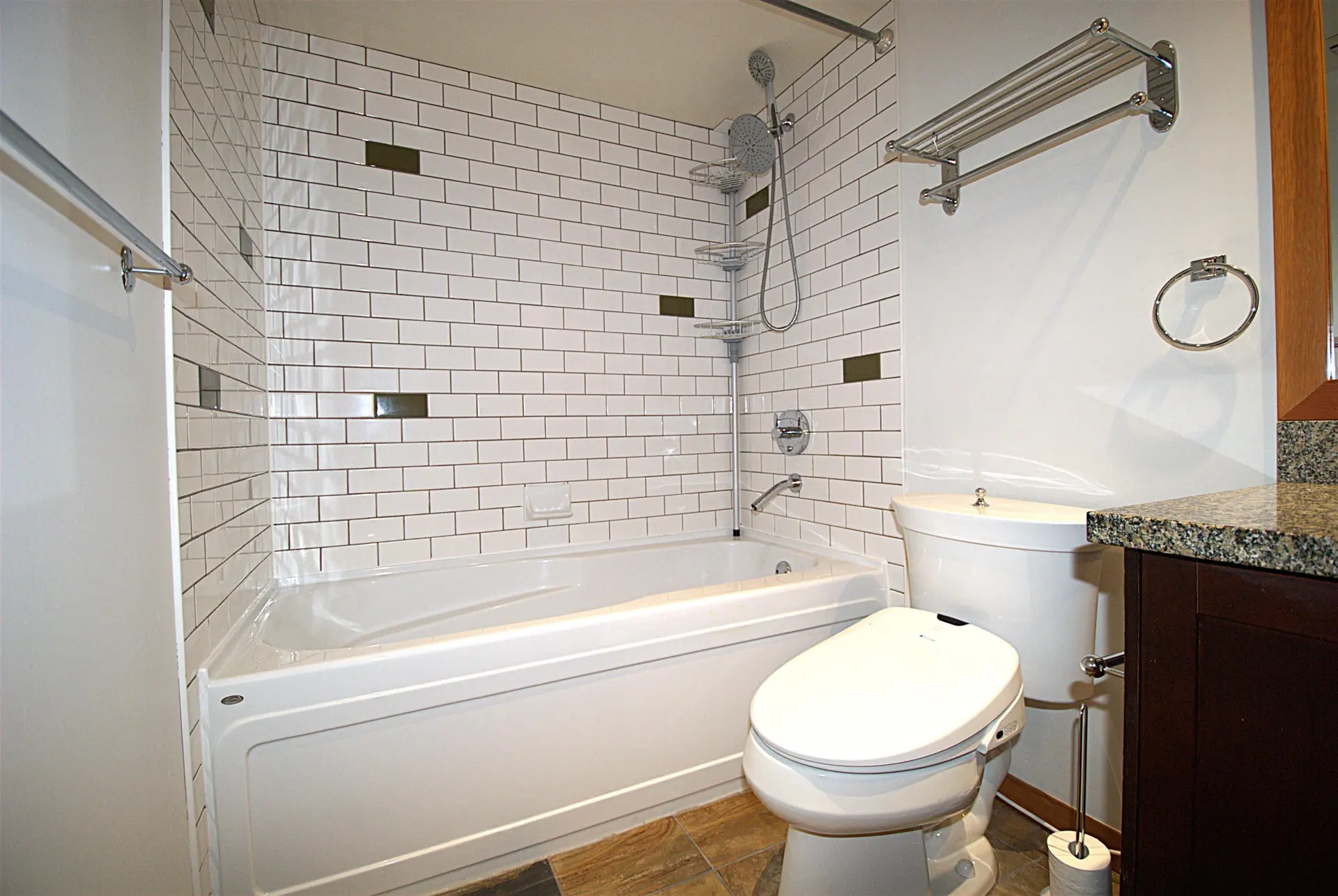 #404 10 Renaissance Square - Image 14