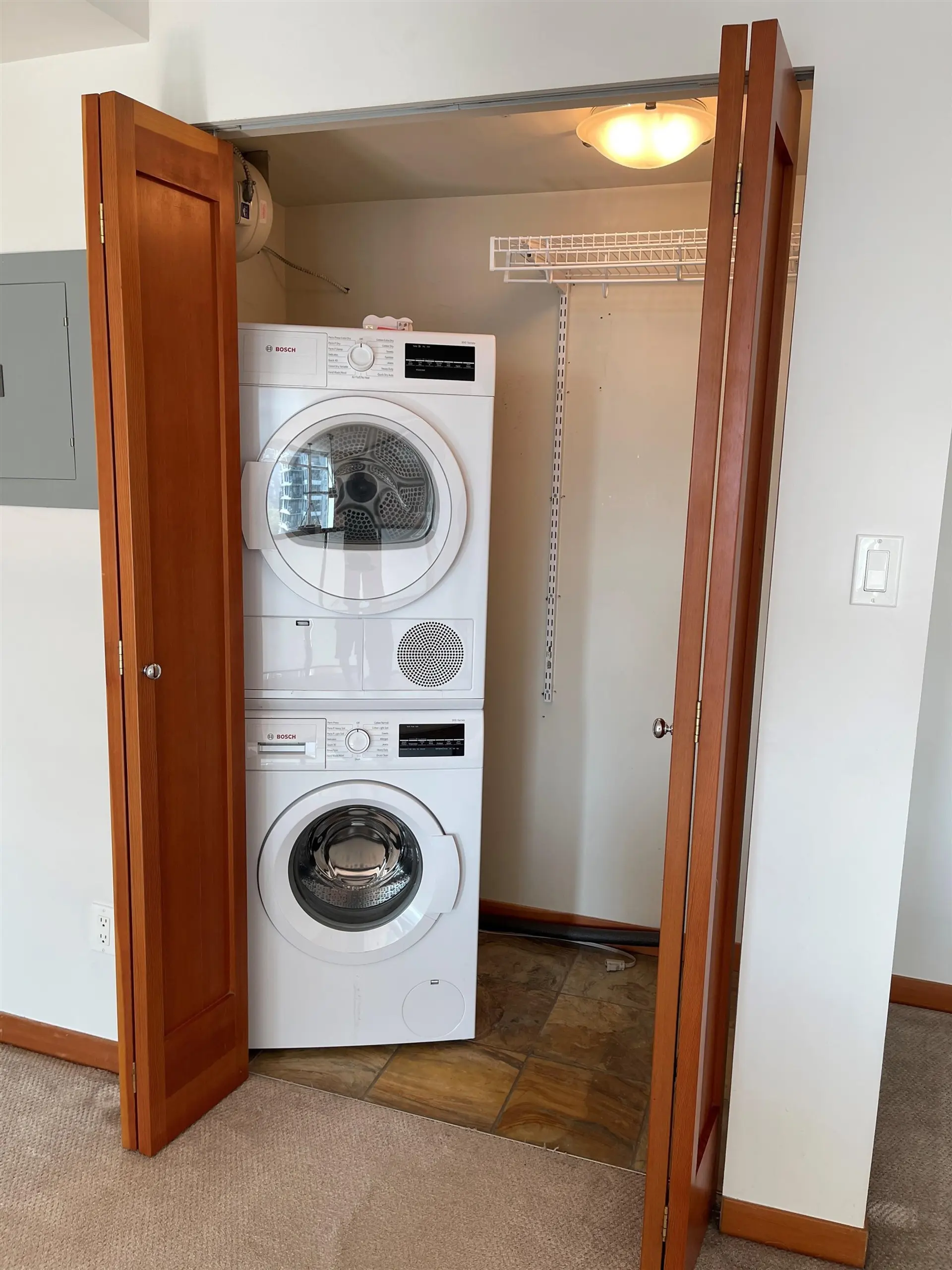 #404 10 Renaissance Square - Image 11