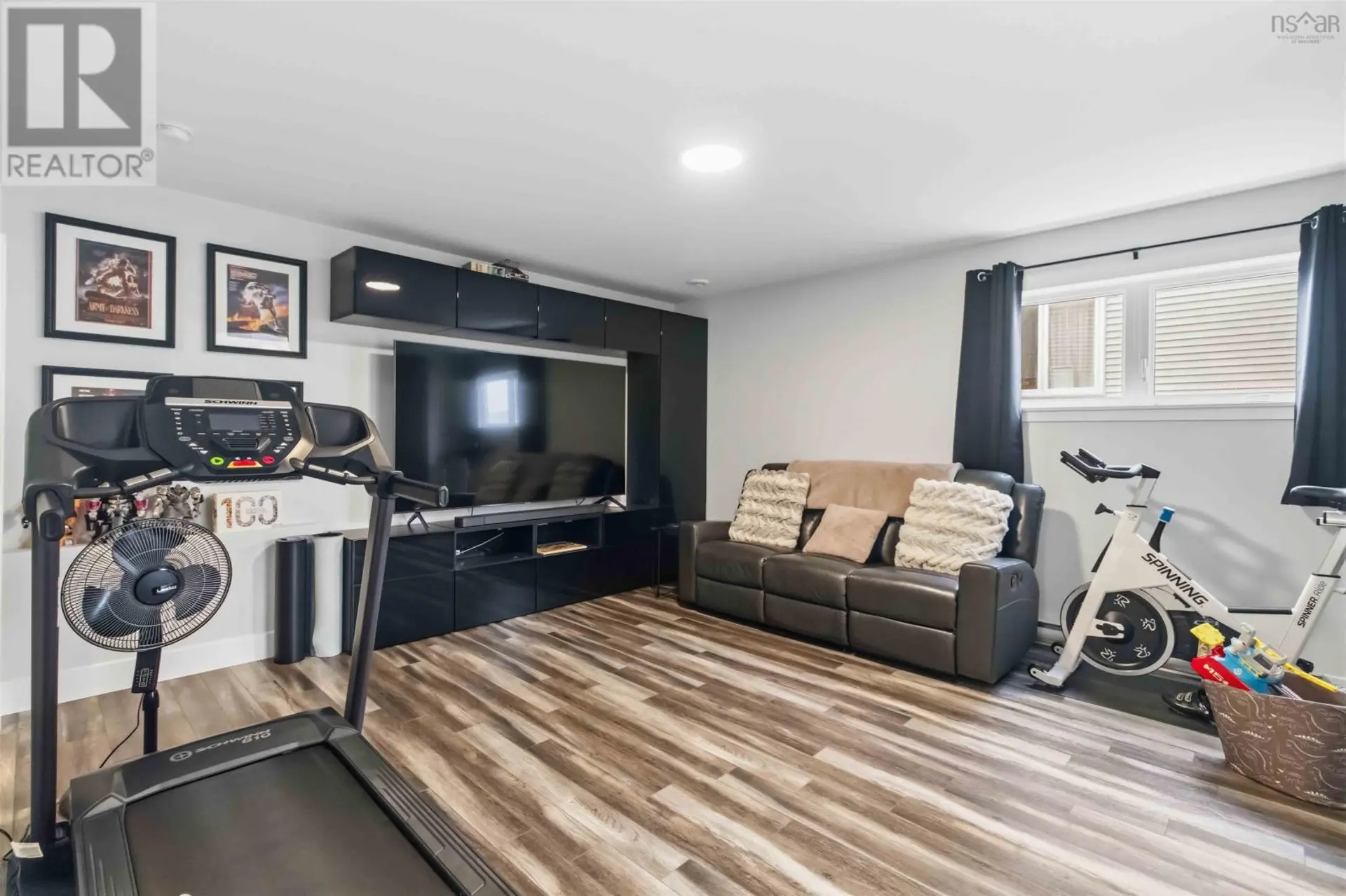 98 Angler Drive - Image 16
