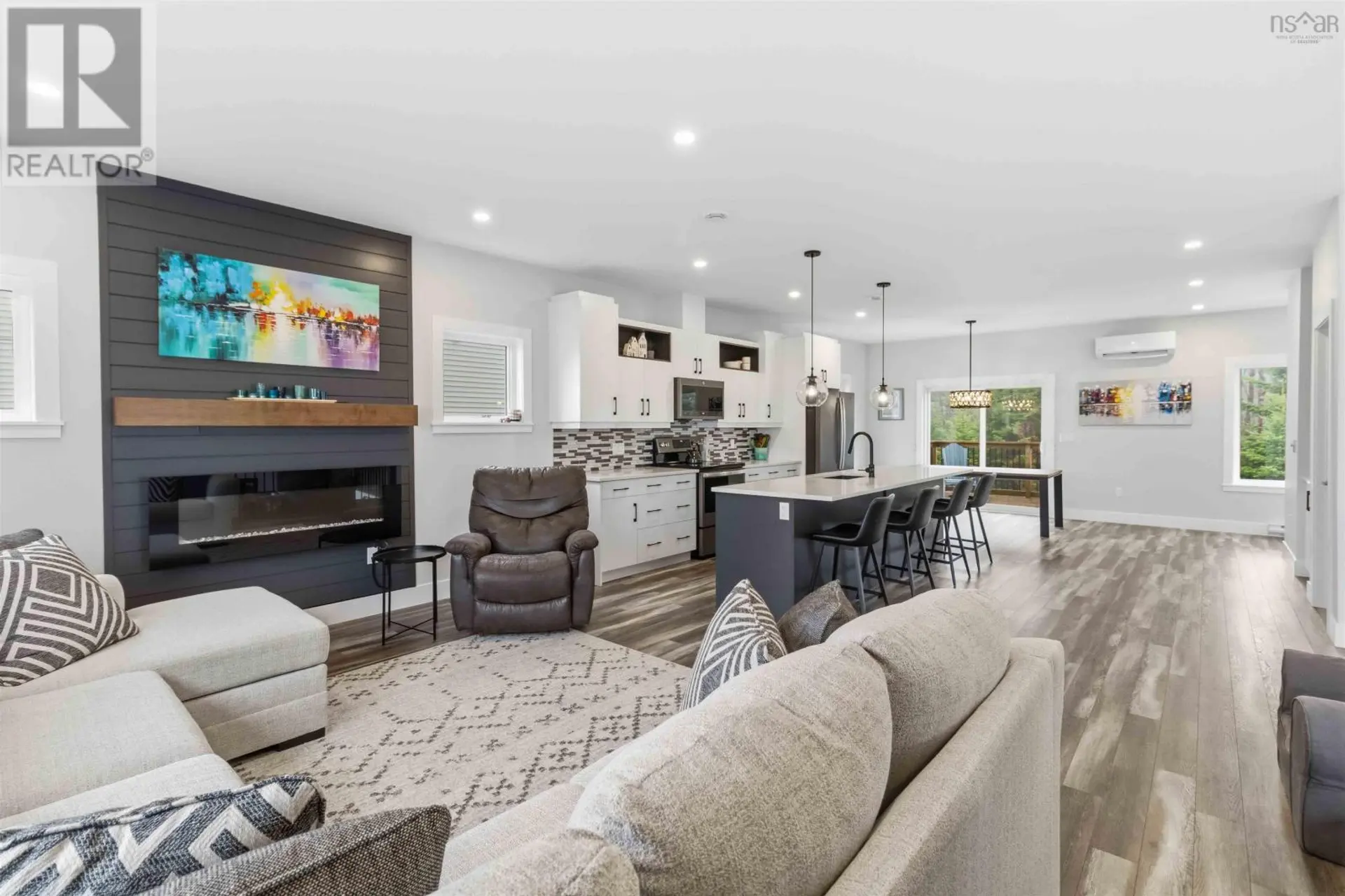 98 Angler Drive - Image 4