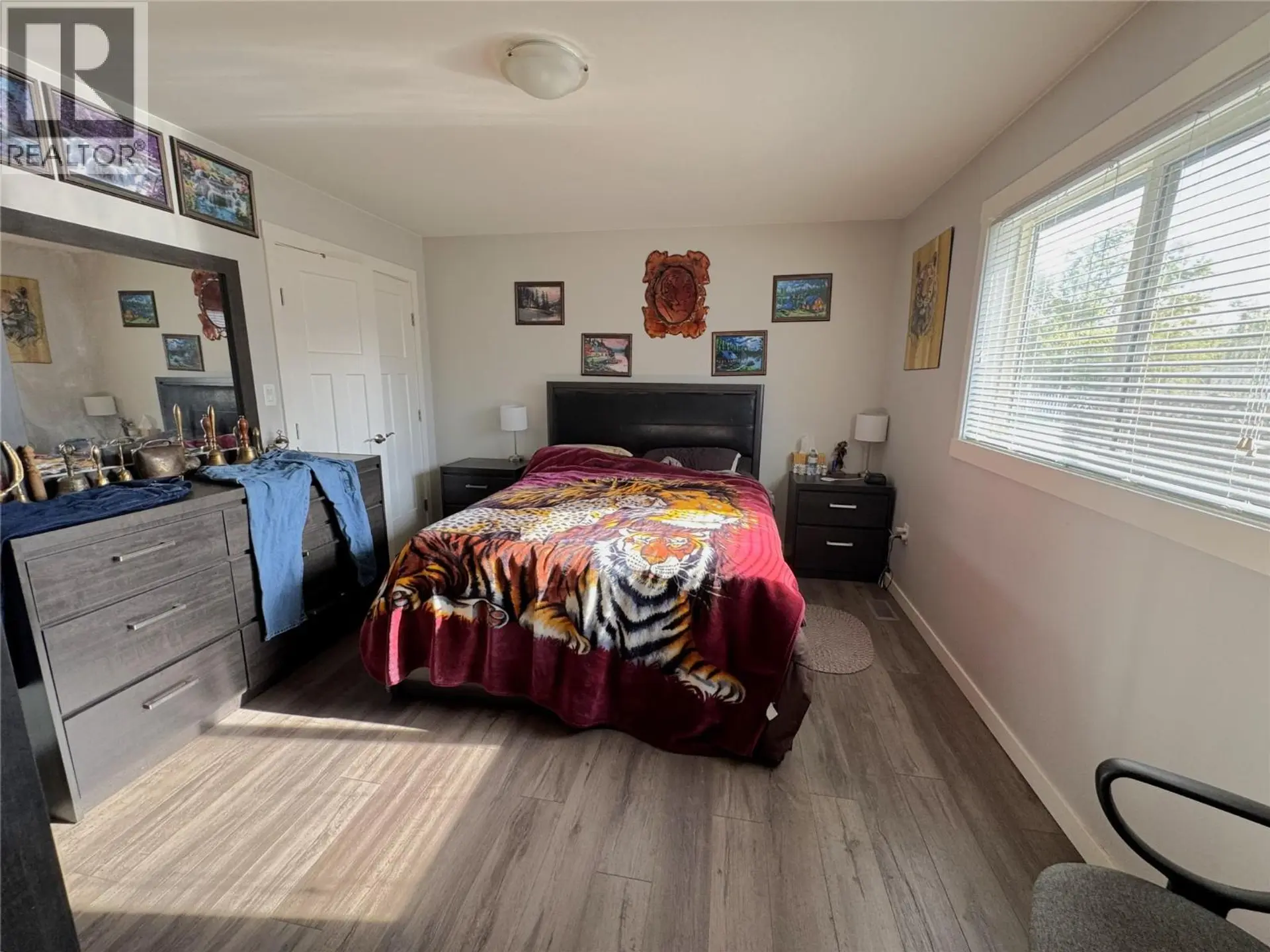2402 COLDWATER Avenue - Image 14