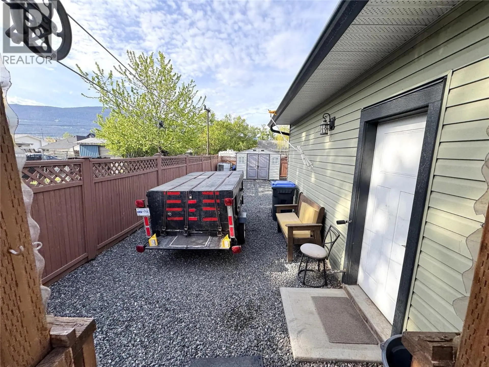 2402 COLDWATER Avenue - Image 17