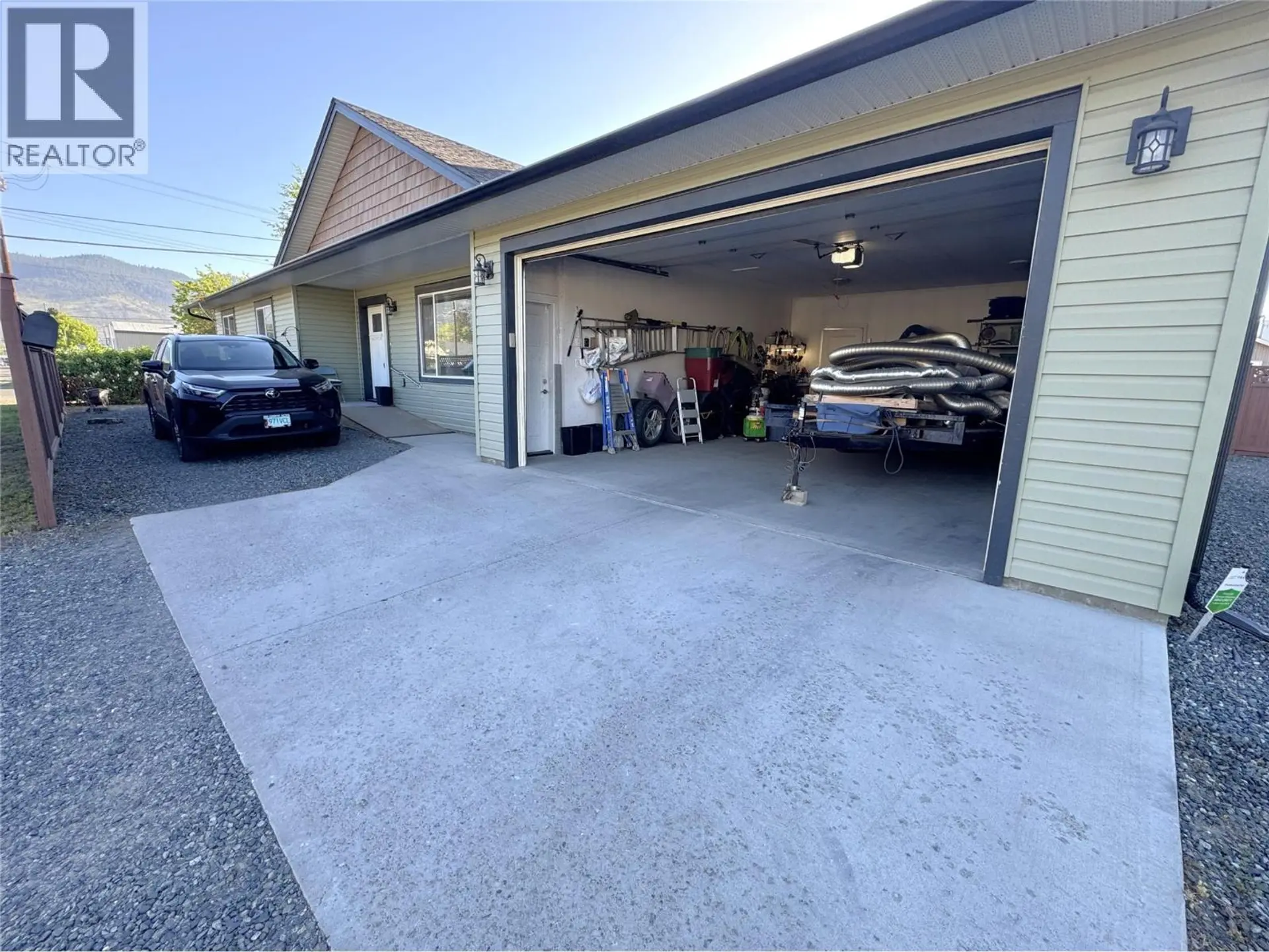2402 COLDWATER Avenue - Image 19