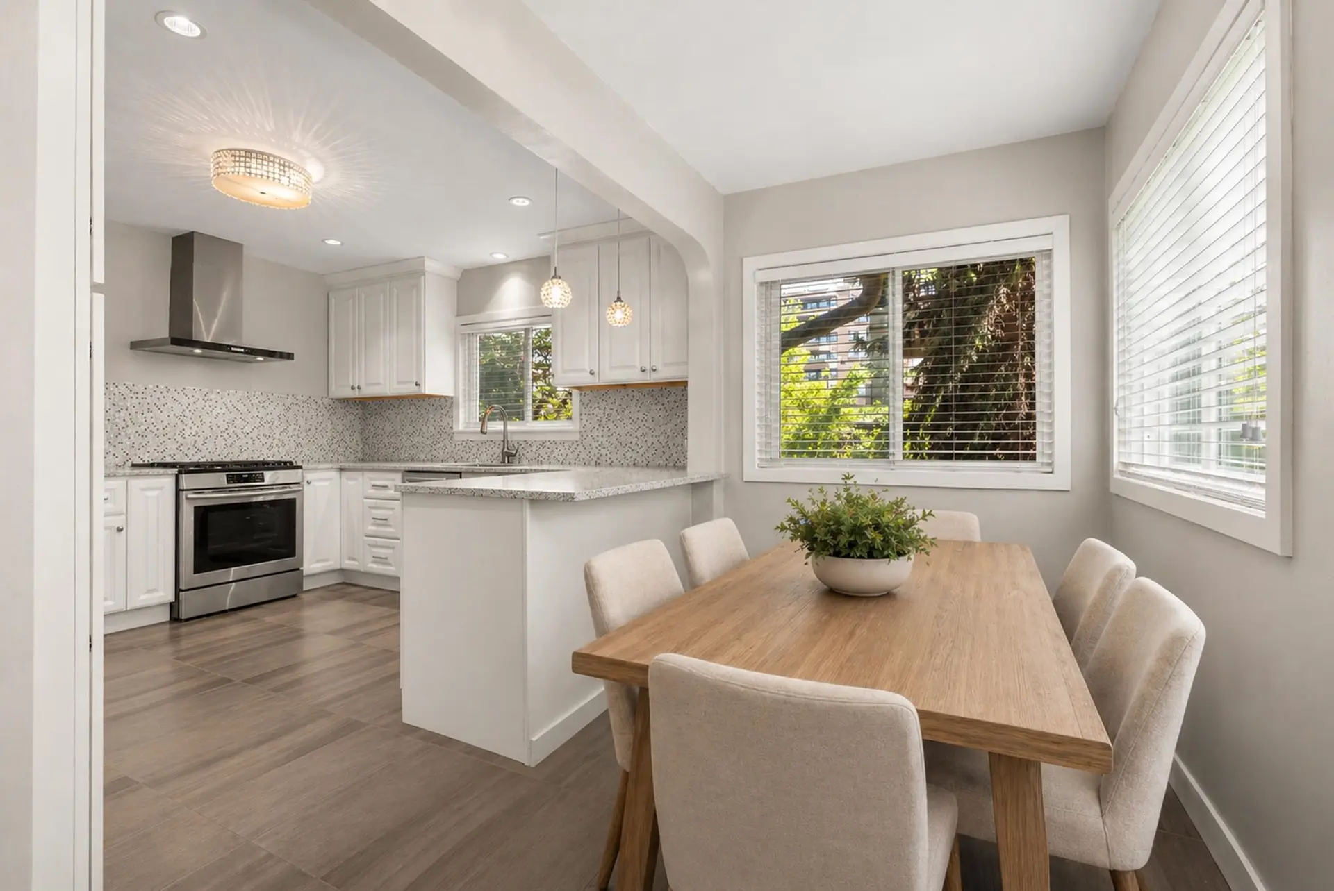 212 Mowat Street - Image 8