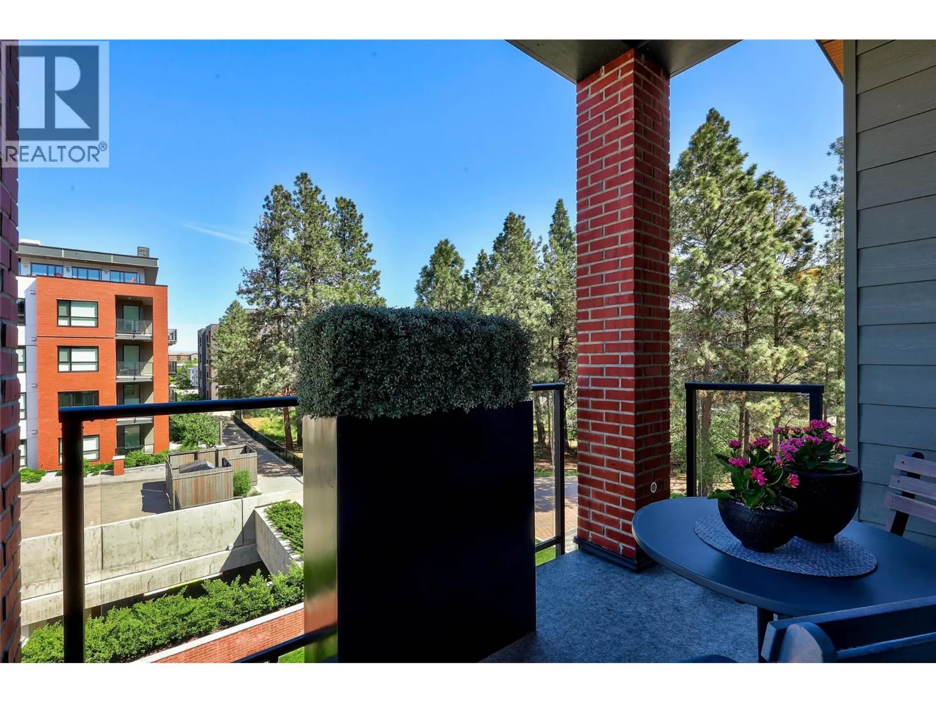 #304 885 University Drive - Image 14