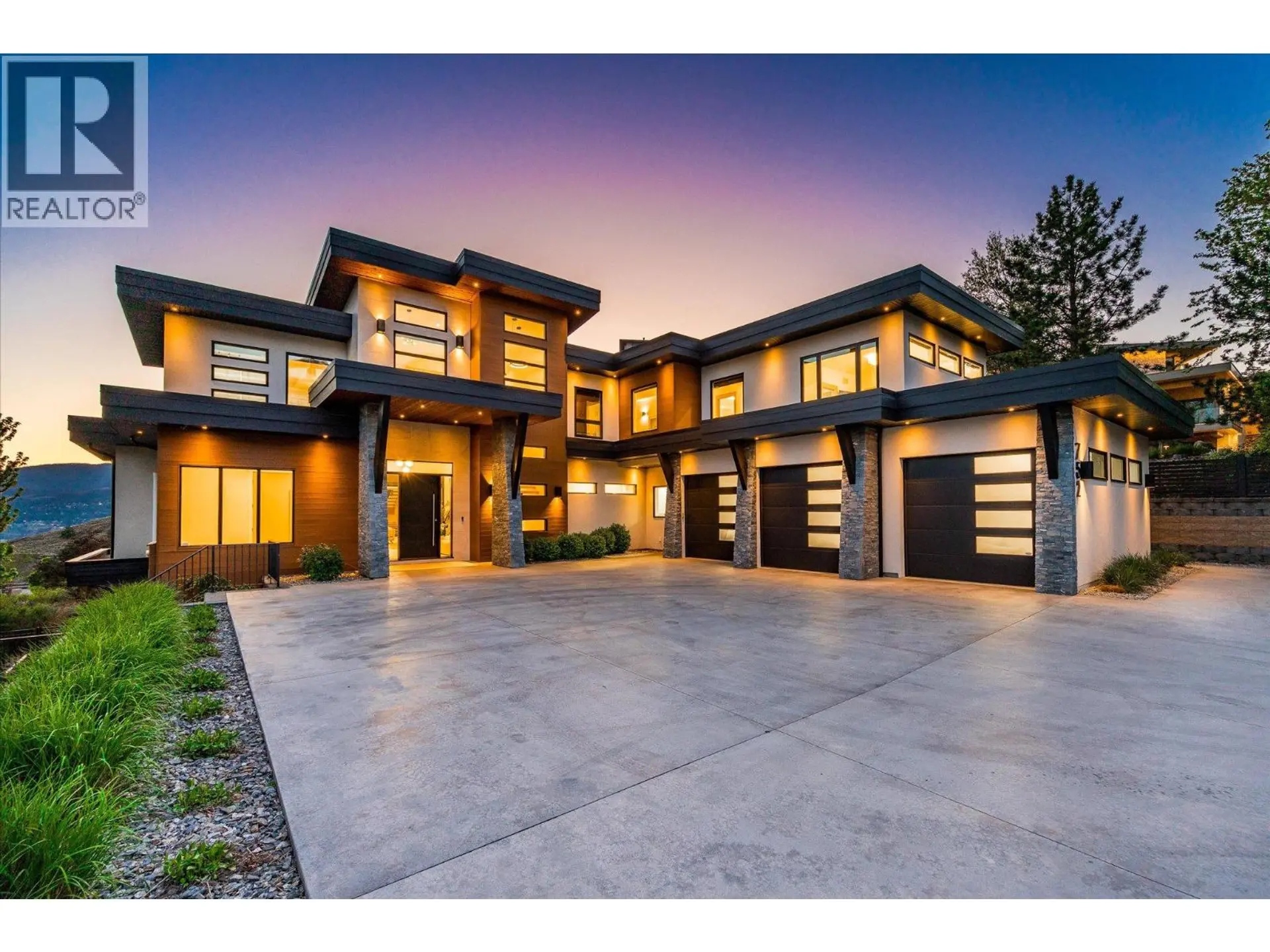 Property at 752 Highpointe Place, Kelowna, BC