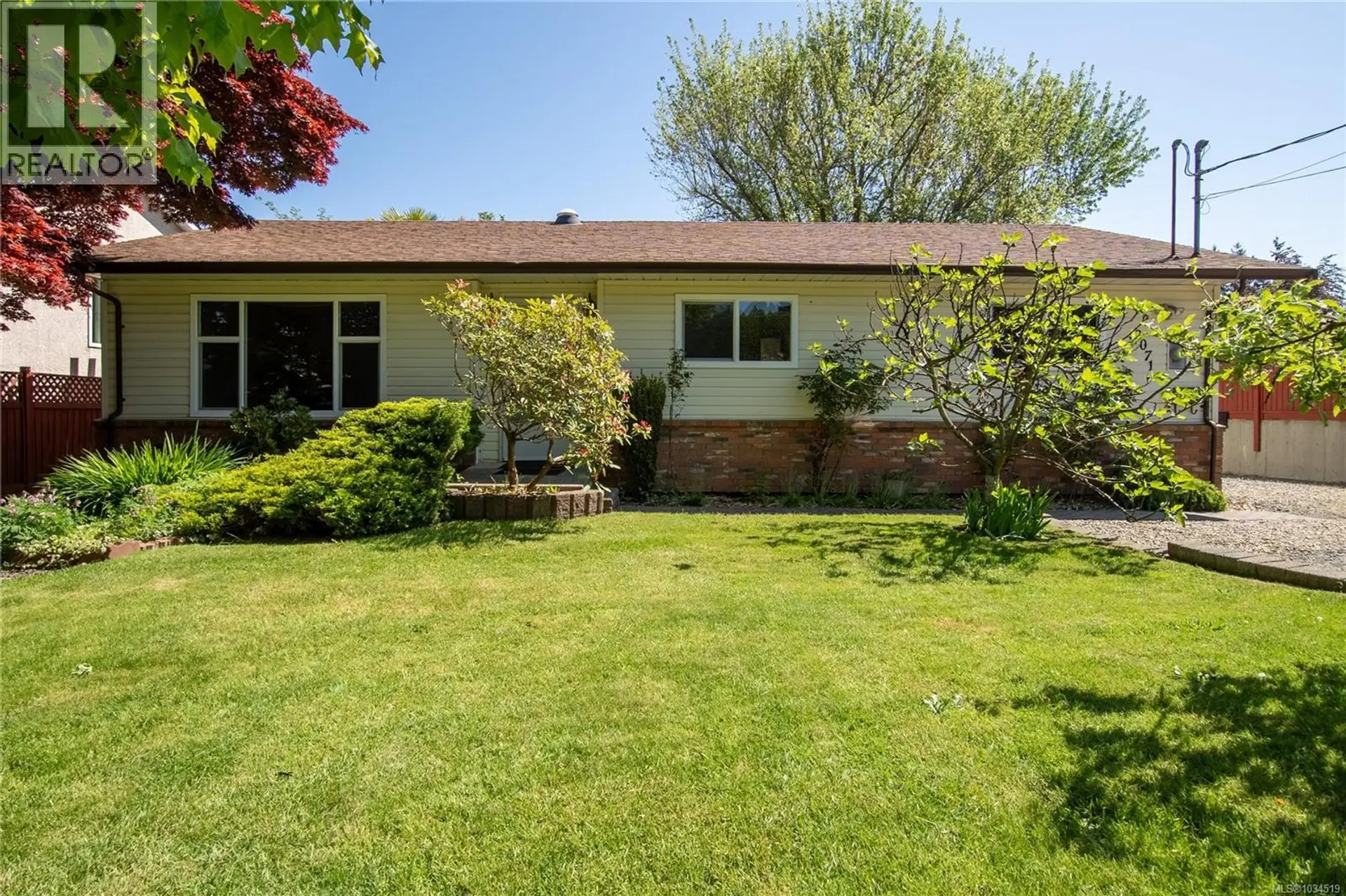 Property at 8071 Queen St, Crofton, BC