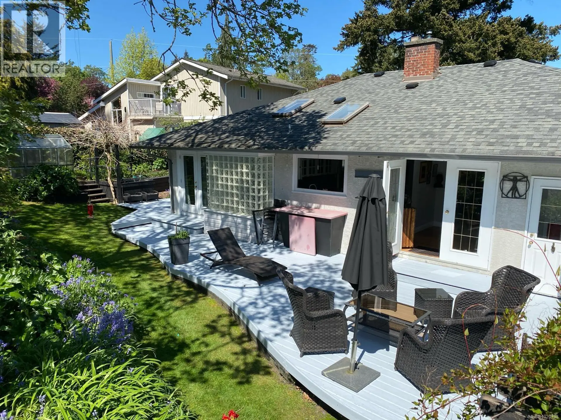Property at 886 Cunningham Rd, Esquimalt, BC