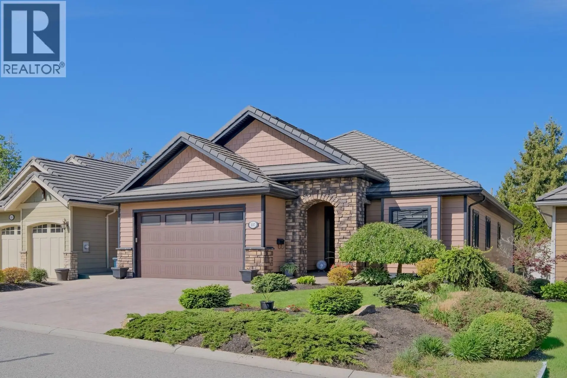 Property at #137 4450 Gordon Drive, Kelowna, BC