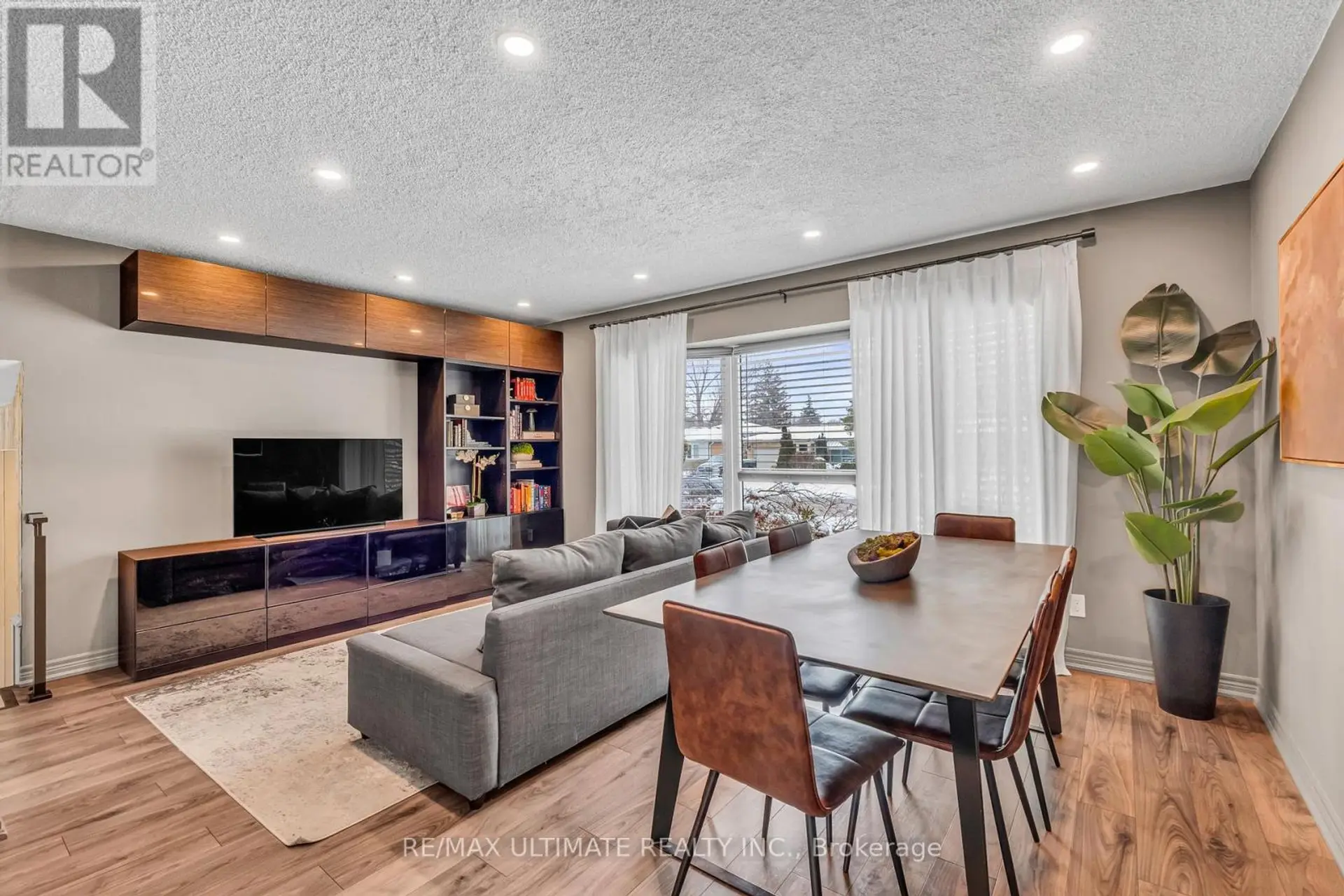 37 BANBURY COURT - Image 2