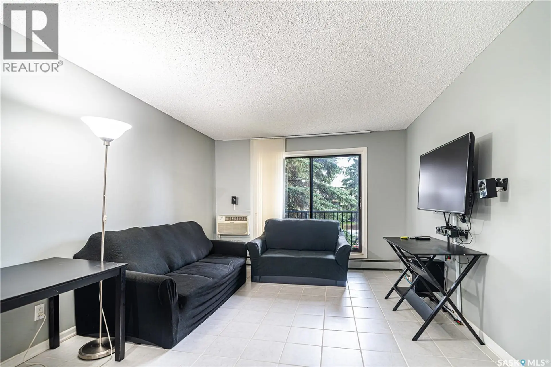 #18 4219 Degeer STREET - Image 3