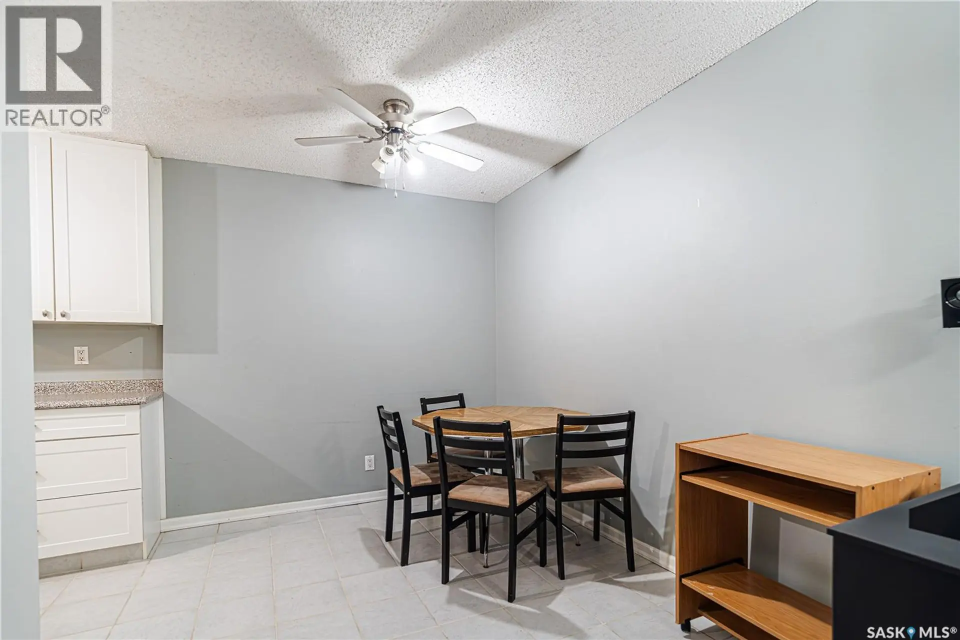 #18 4219 Degeer STREET - Image 2