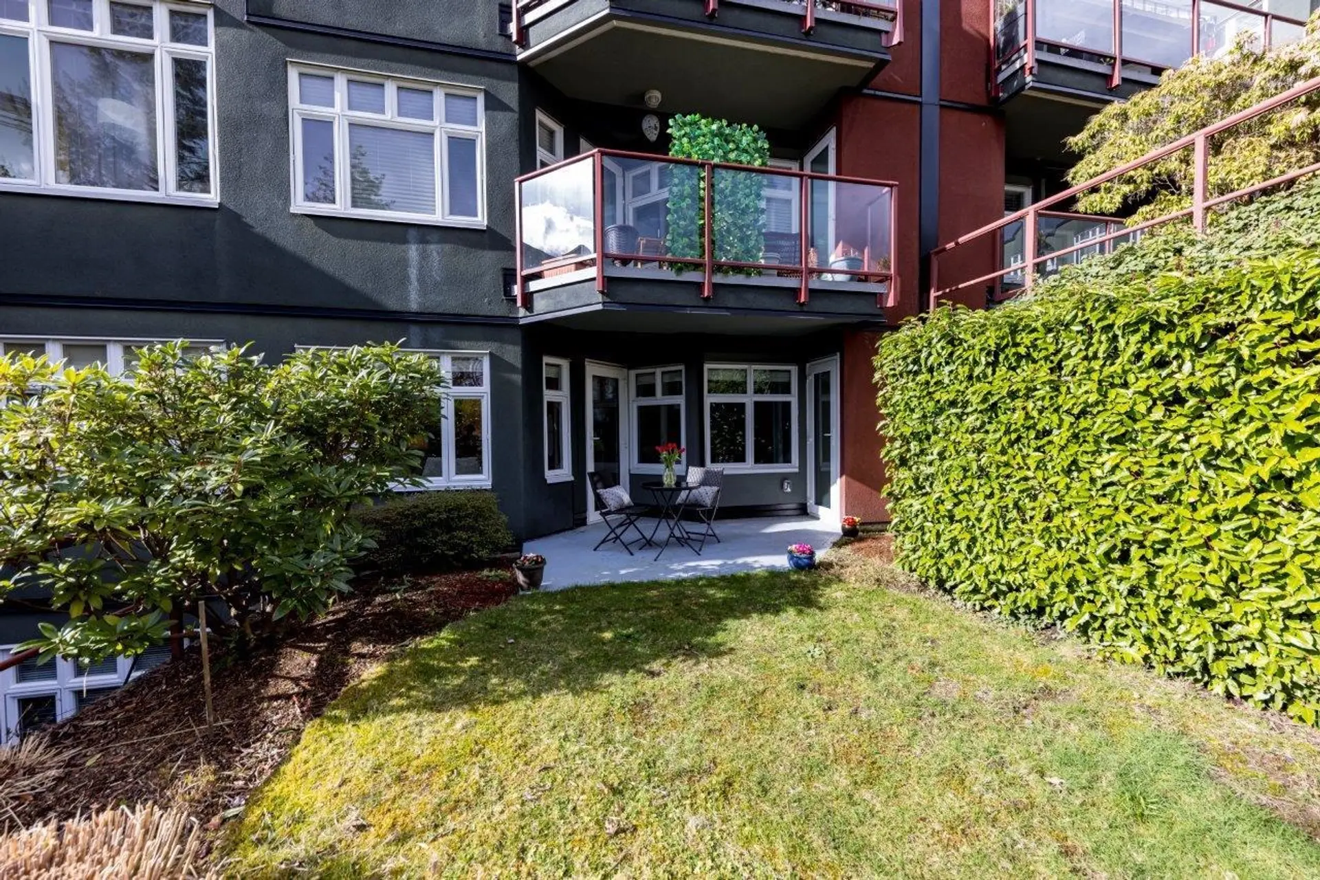 Property at #201 2800 Chesterfield Avenue, North Vancouver, BC