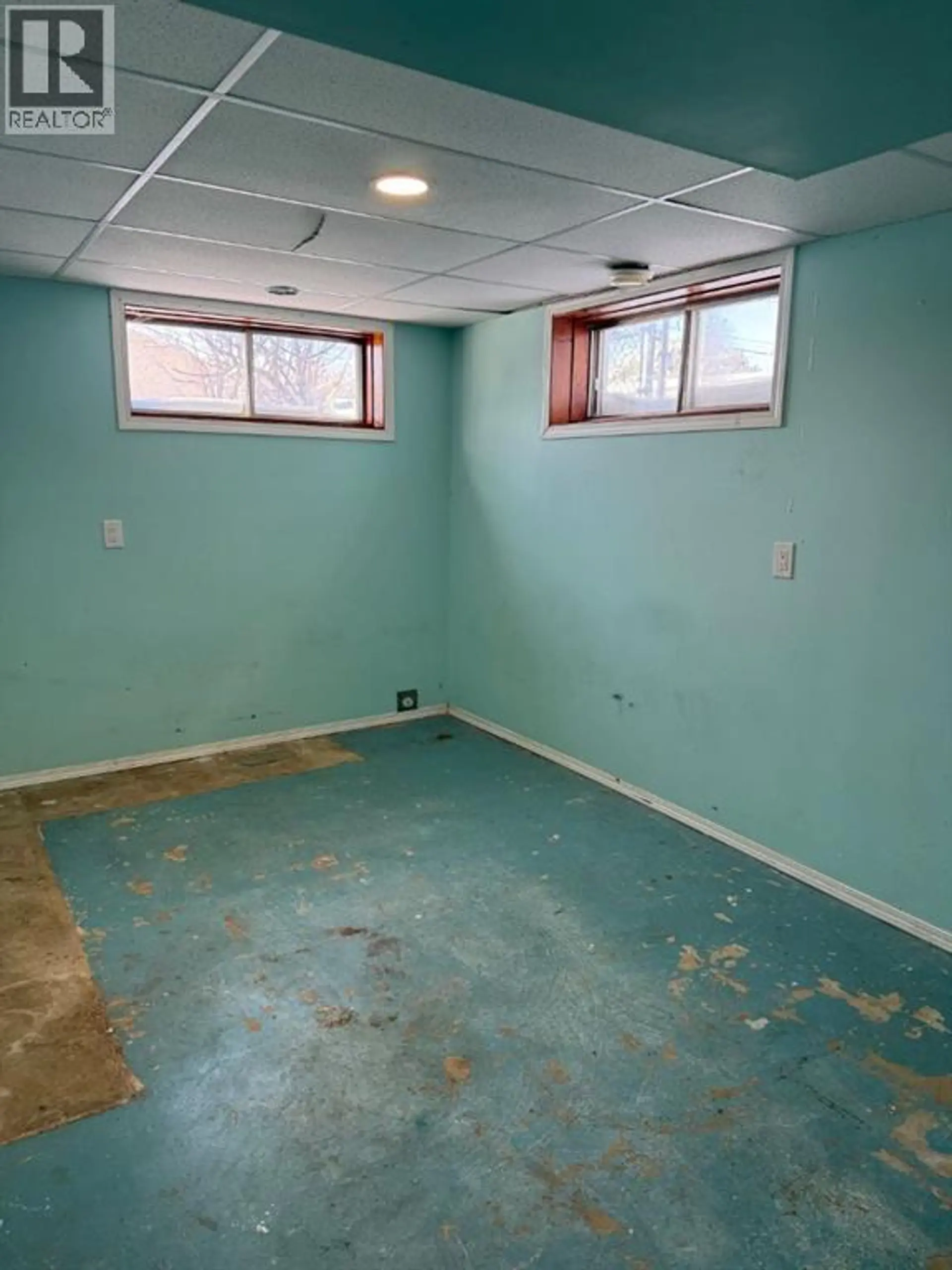 10140 105 Street - Image 12